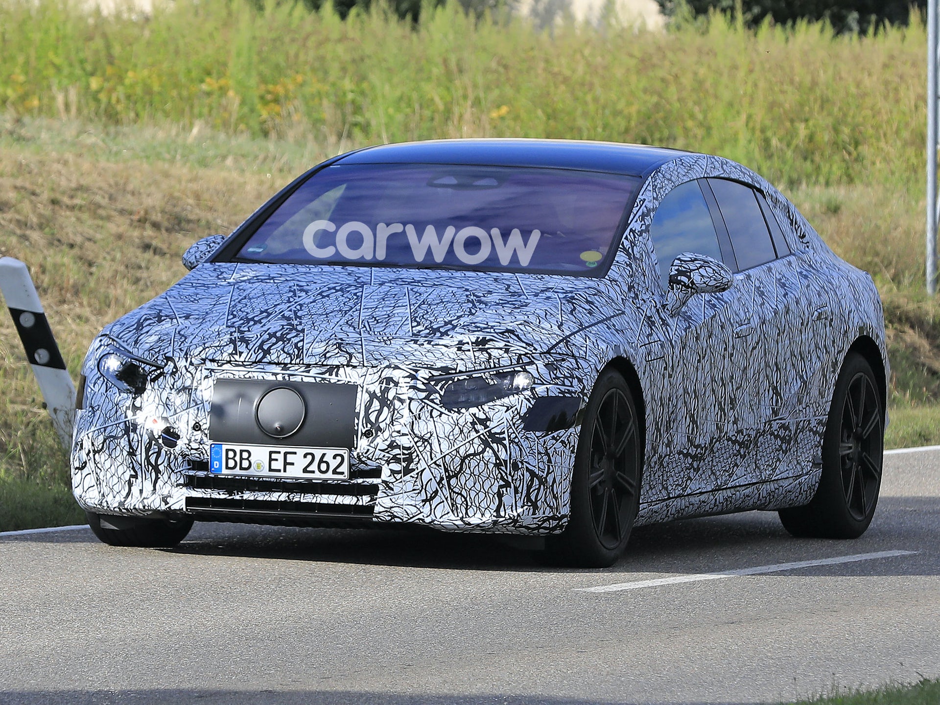 mercedes-eqs-prototype-spyshot-driving-front-1