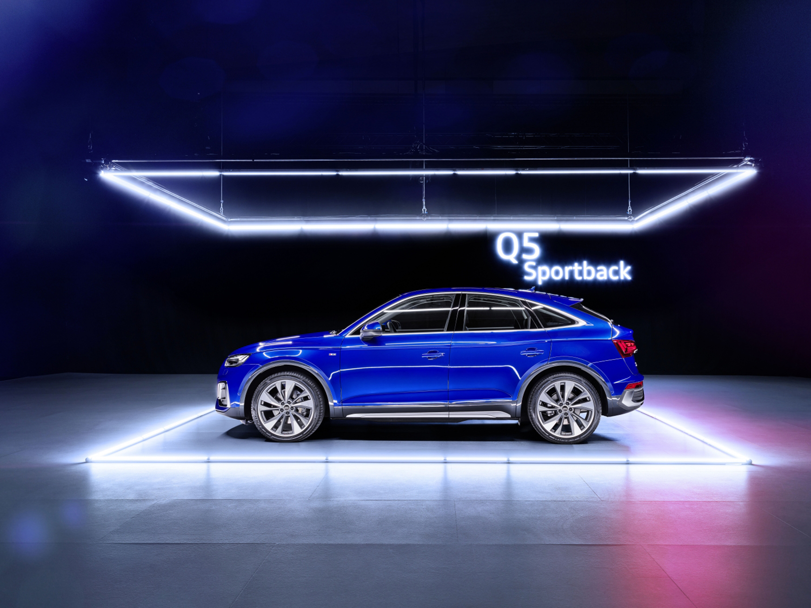 Automobil audi Q5 Sportback European model