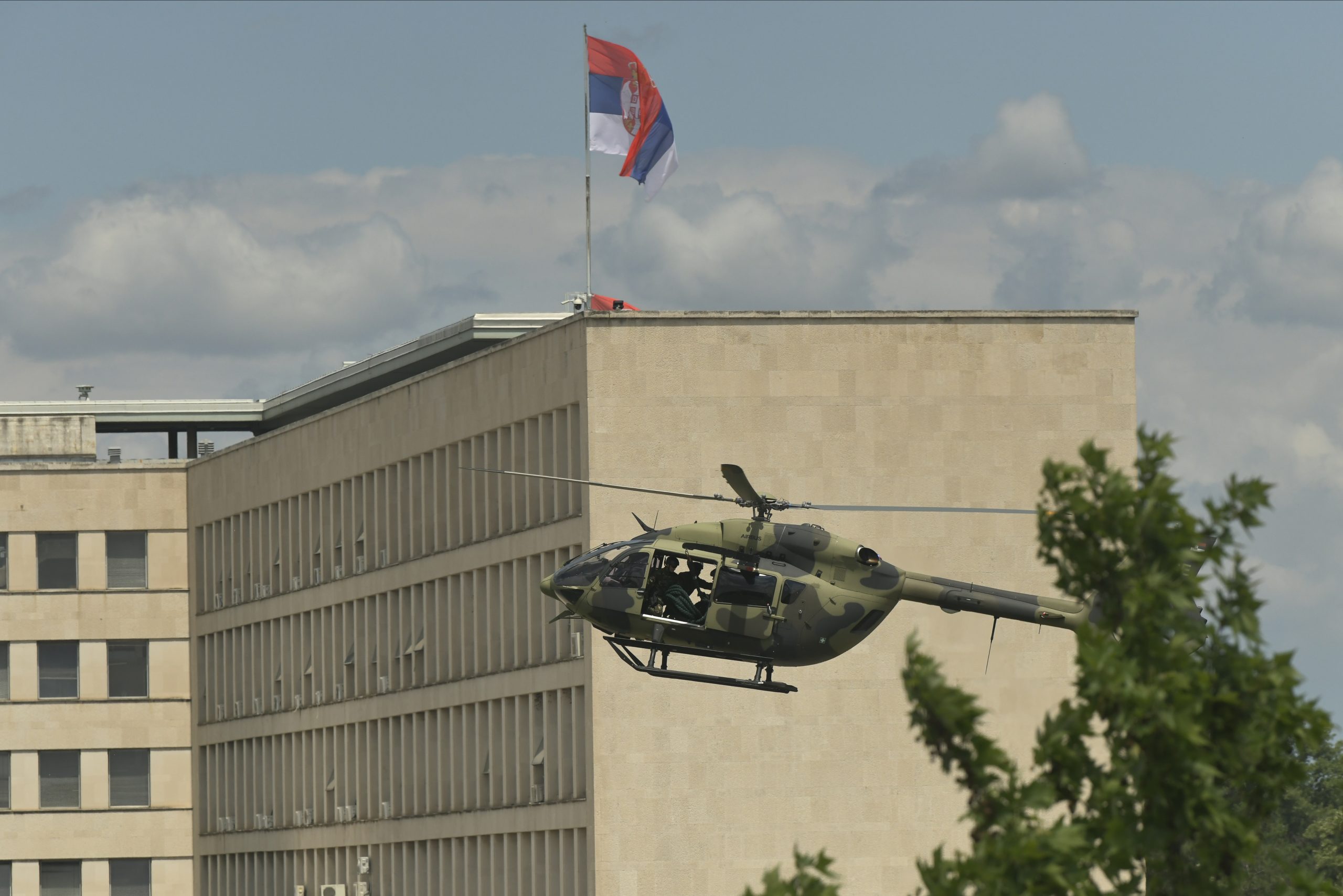 beograd 28.05 2020  pokazna vezba, vojna vezba, spustanje specijalaca , policijski helihopter ,Helikopter H-145M Mupa Srbije Foto: Zoran Lončarević/Nova.rs