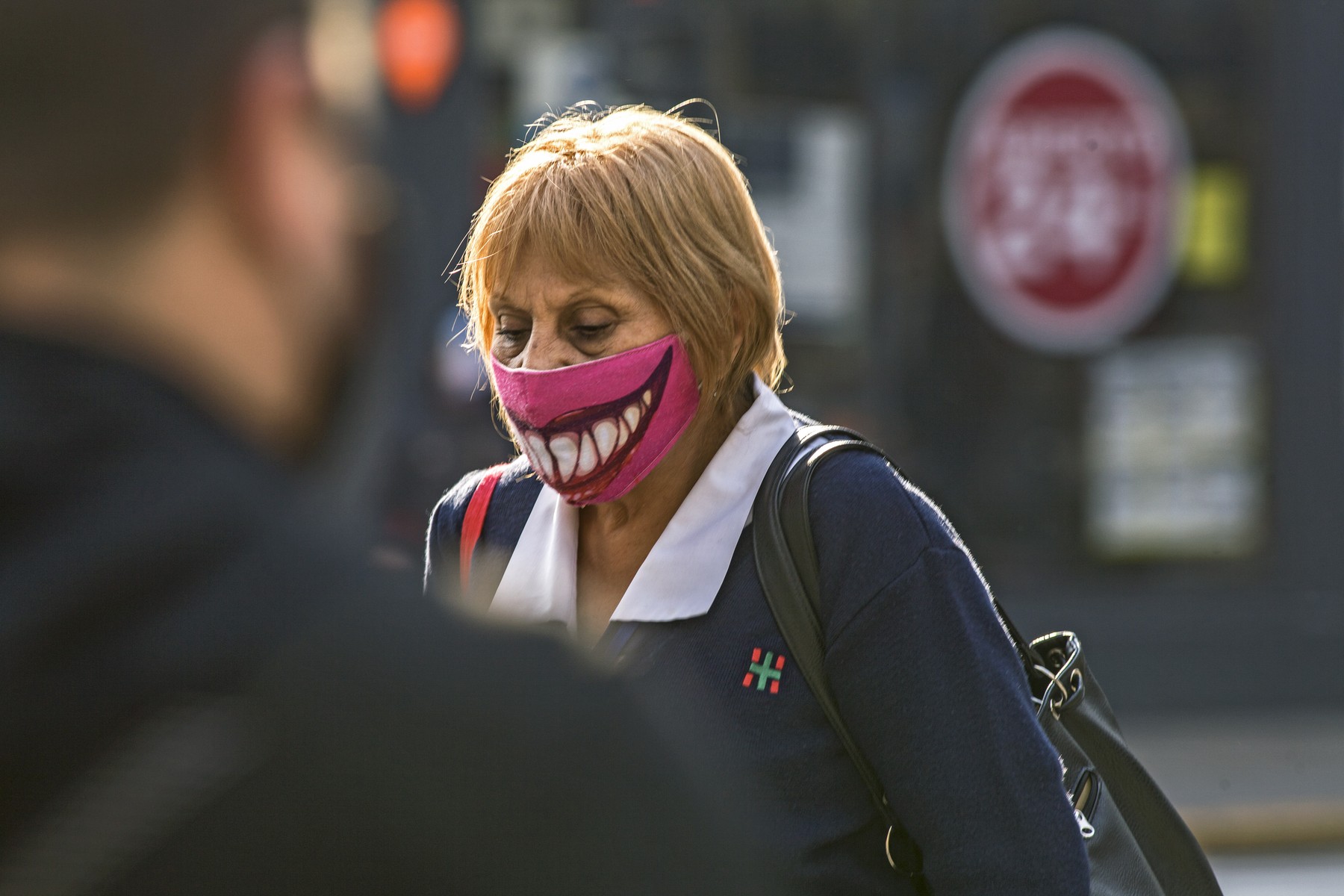 COVID-19 Argentina: More than 300 thousand infected and 6 thousand deaths.