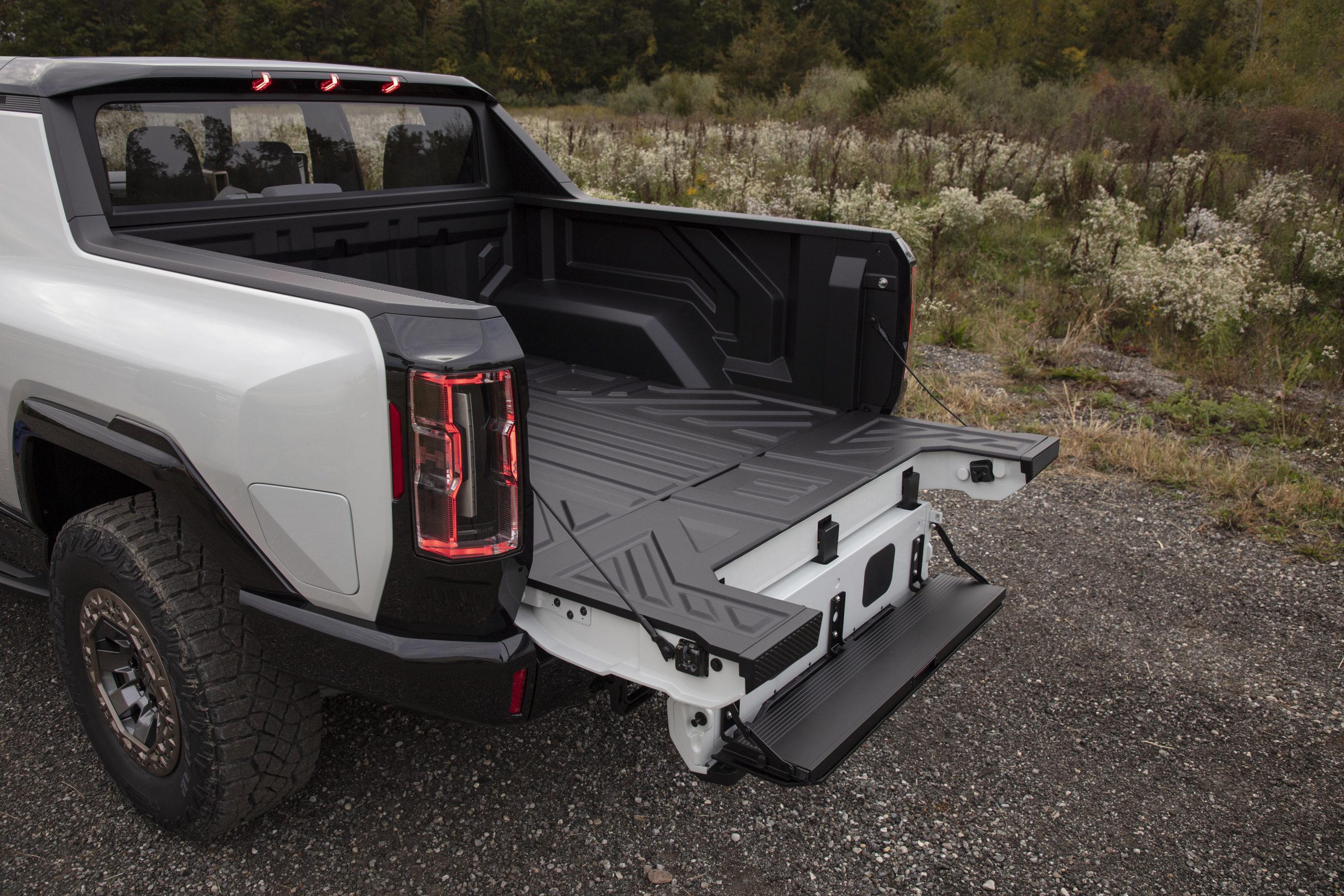 From bold and futuristic design cues, to cleverly executed details, the GMC HUMMER EV reimagines an instantly-recognizable silhouette for a modern, all-electric future.