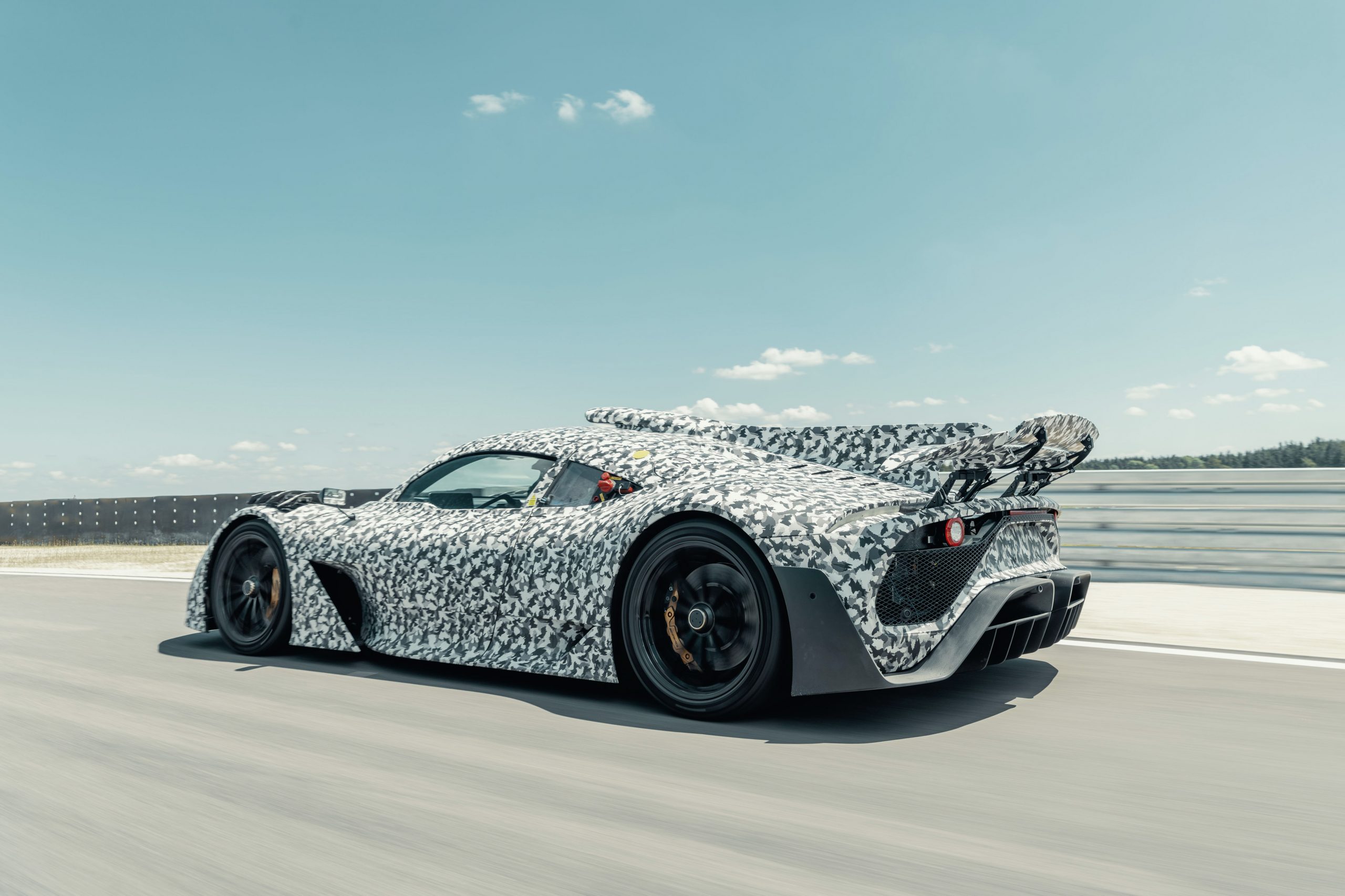 Mercedes-AMG ONE Prototyp, Hypercar, Entwicklungsfahrt, dynamisch, Exterieur // Mercedes-AMG ONE prototype, hypercar, testing, dynamic, exterieur