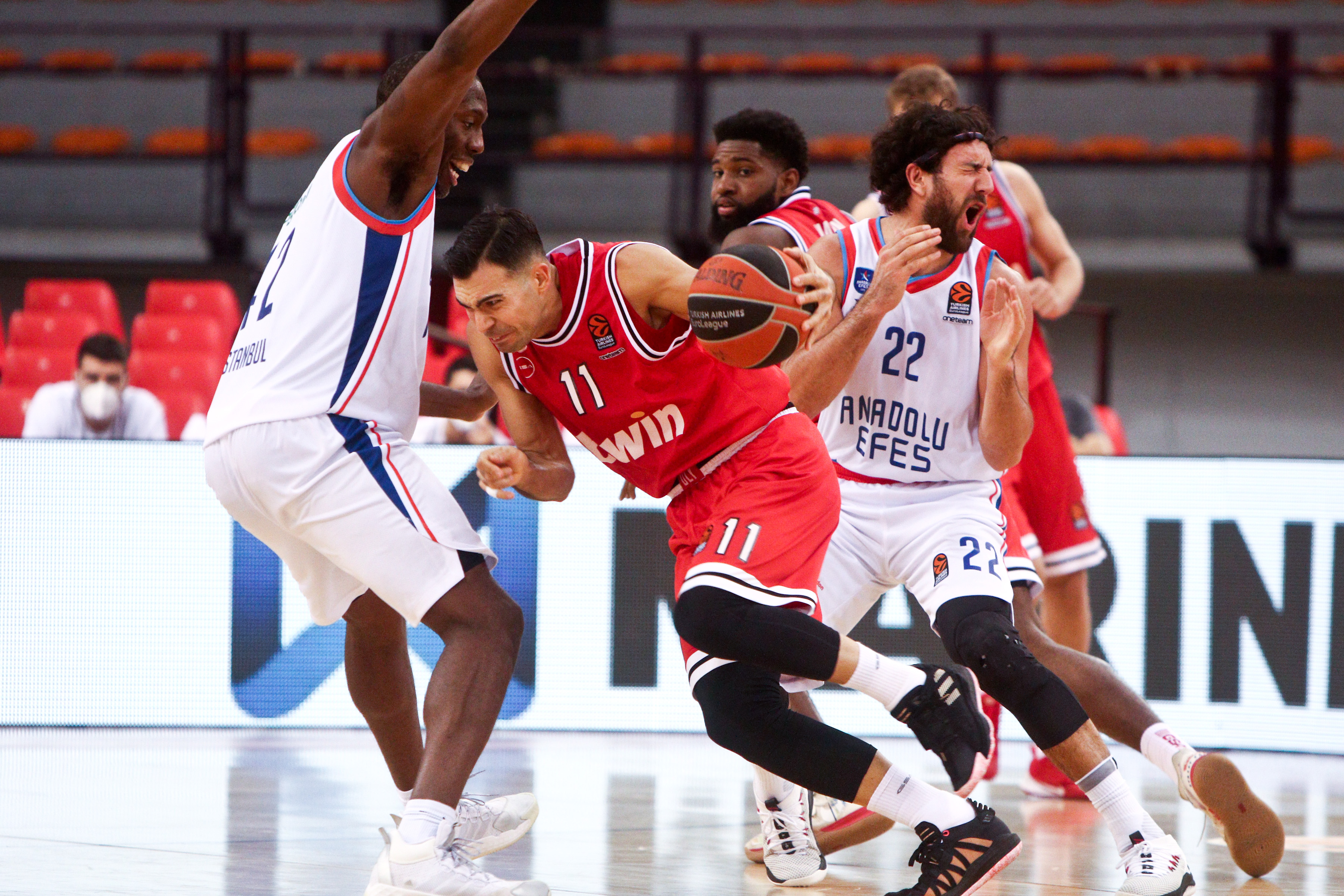 Olympiacos vs Anadolu Efes Istanbul