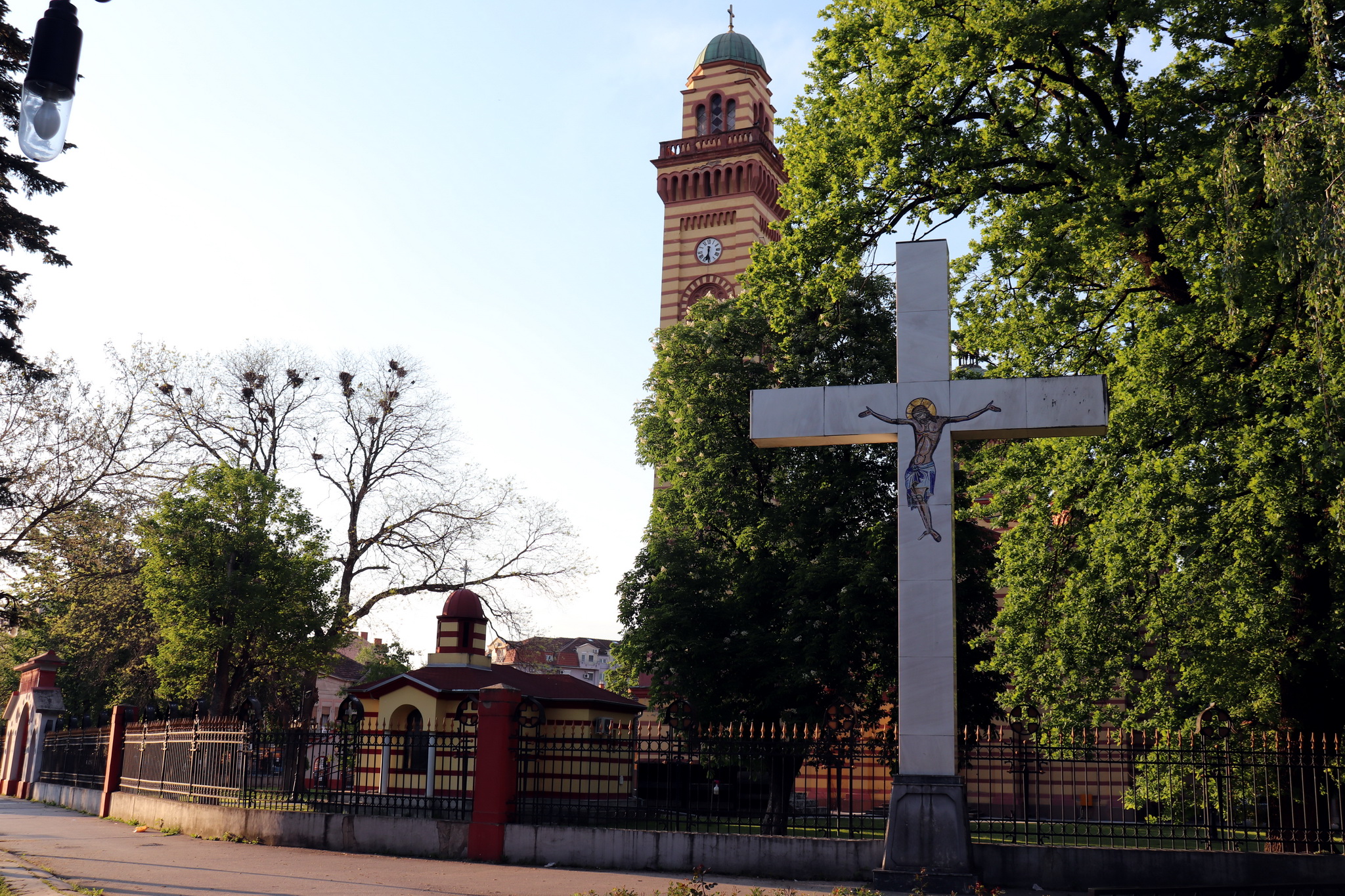 CRKVA SVETIH APOSTOLA PETRA I PAVLA