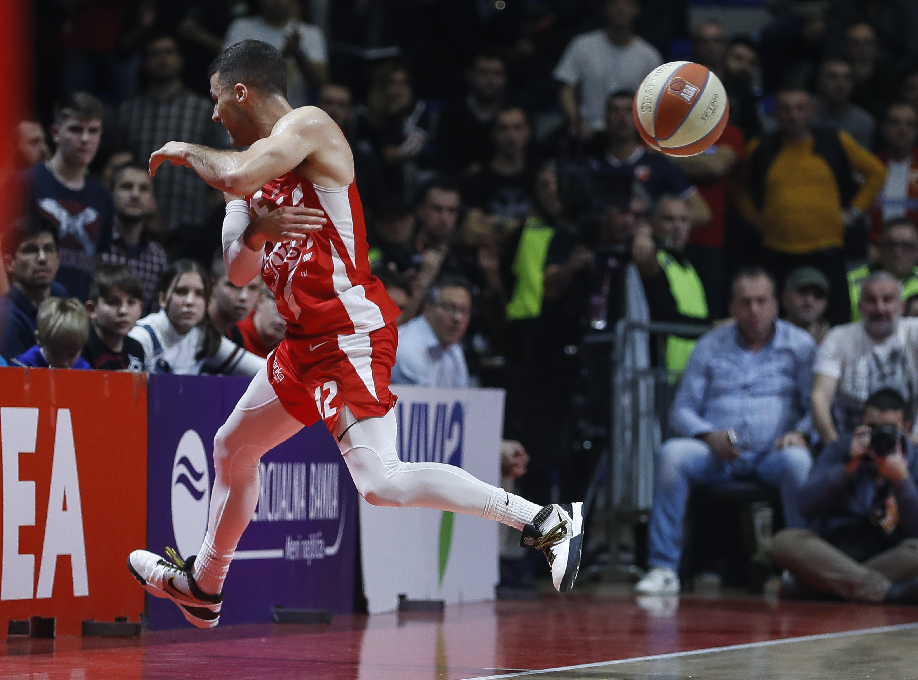 Kosarka Basketball ABA season 2019-2020
Crvena Zvezda v Partizan
Billy Baron save the ball
Beograd, 03.01.2020.
foto: Srdjan Stevanovic/Starsportphoto ©