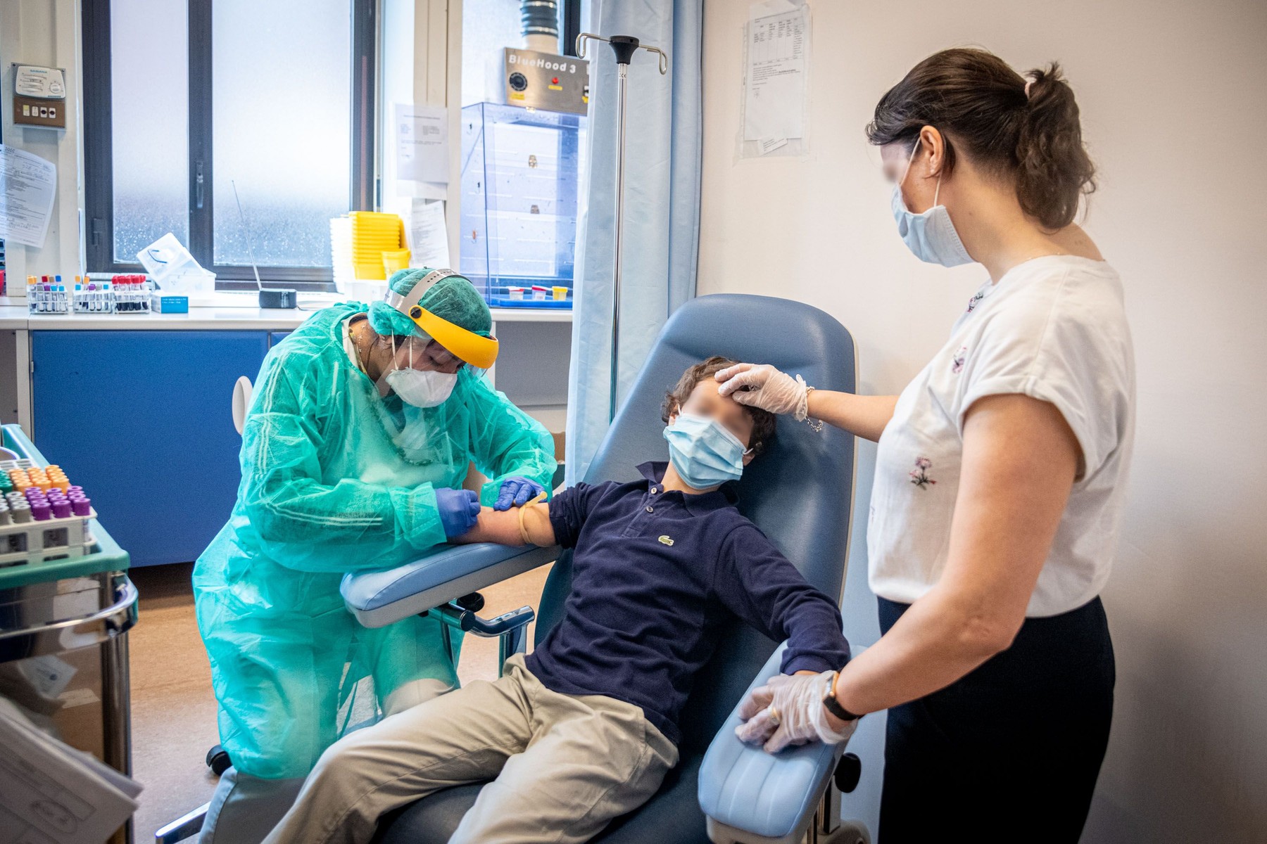 COVID-19 serological tests for individuals. San Giuseppe Multimedica Hospital in via San Vittore