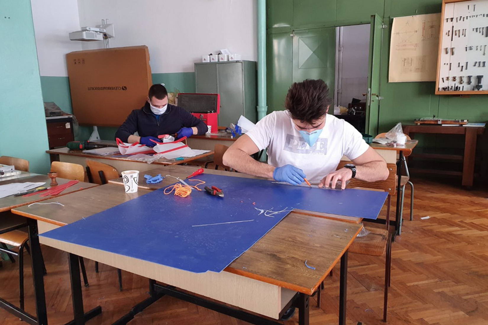 Studenti mašinskog fakulteta napravili vizire za medicinsko osoblje