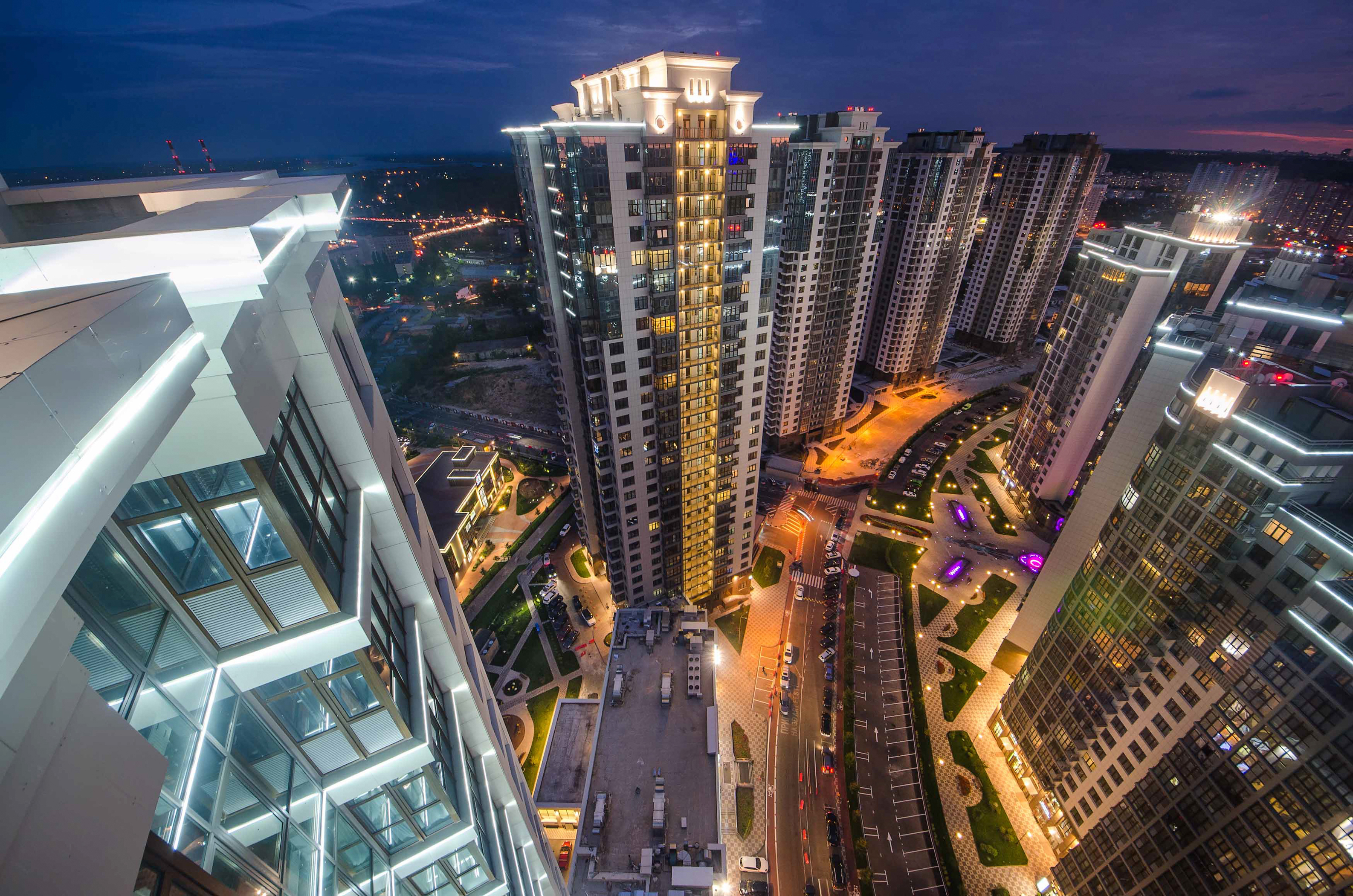 Novopecerski Lipki, Ukrajina, Naselje u kojem kriminalci sa balkana imaju nekretnine