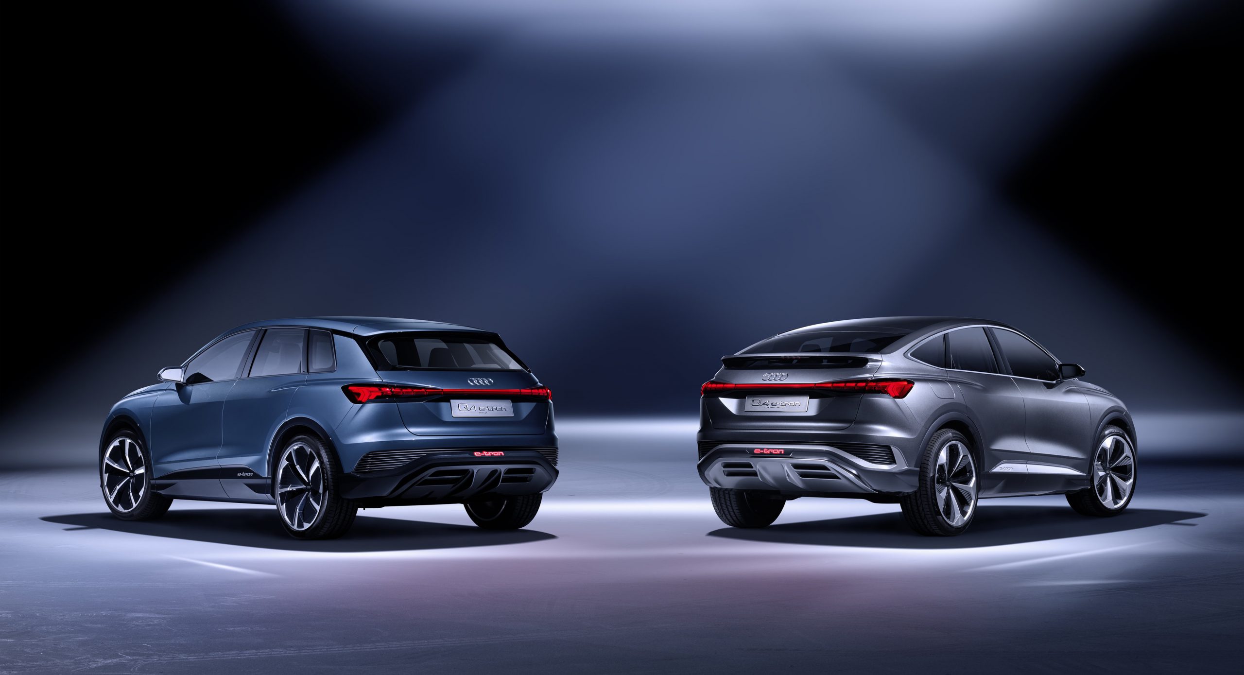 Audi Q4 e-tron concept 
Static photo, Color: solar sky
Audi Q4 Sportback e-tron concept
Static photo, Color: kinetic grey