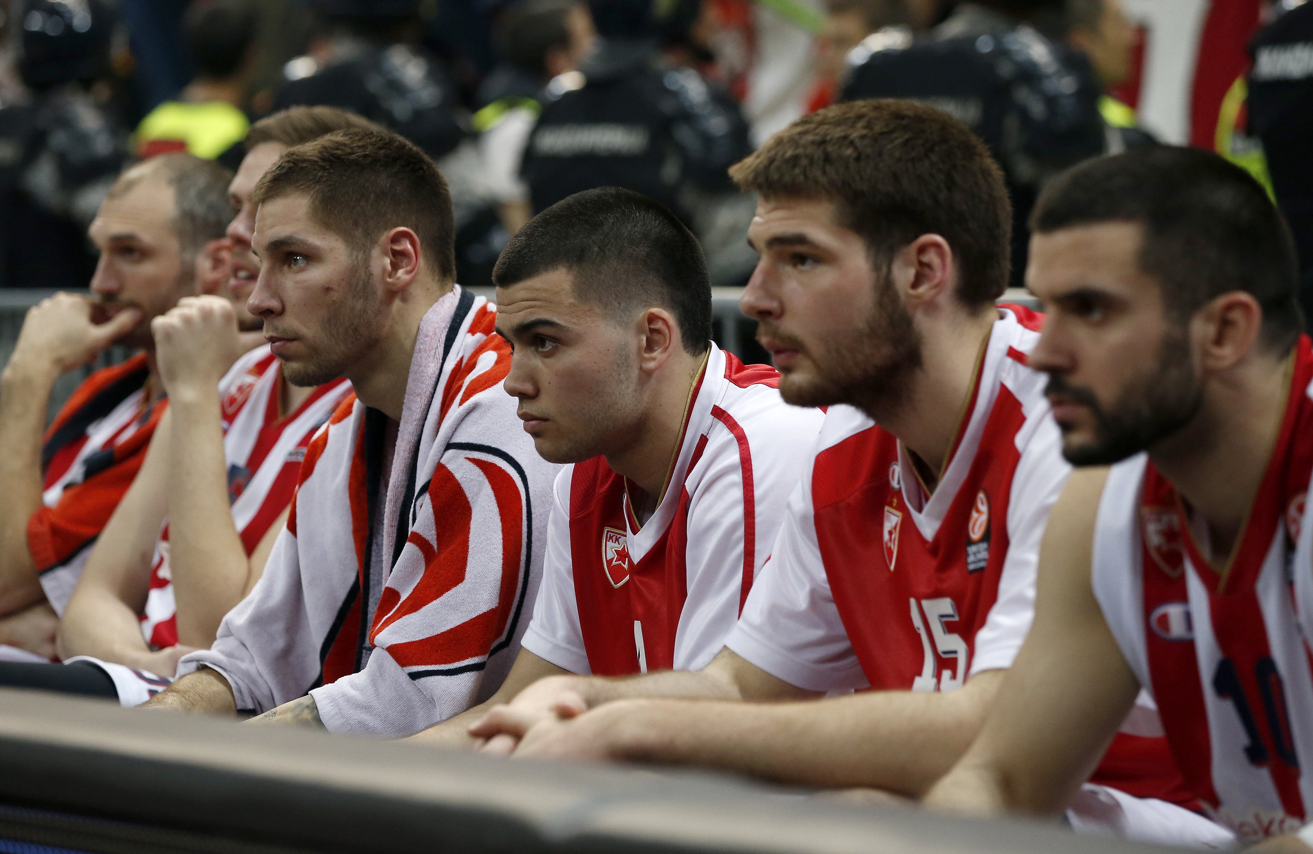 Kosarka Euroleague season 2015-2016
Euroleague Top 16
Crvena Zvezda v Darusafaka Istanbul
from left Marko Simonovic Stefan Jovic Nikola Rebic Marko Tejic and Branko Lazic look dejected
Beograd, 31.03.2016.
foto: Srdjan Stevanovic/Starsportphoto ©