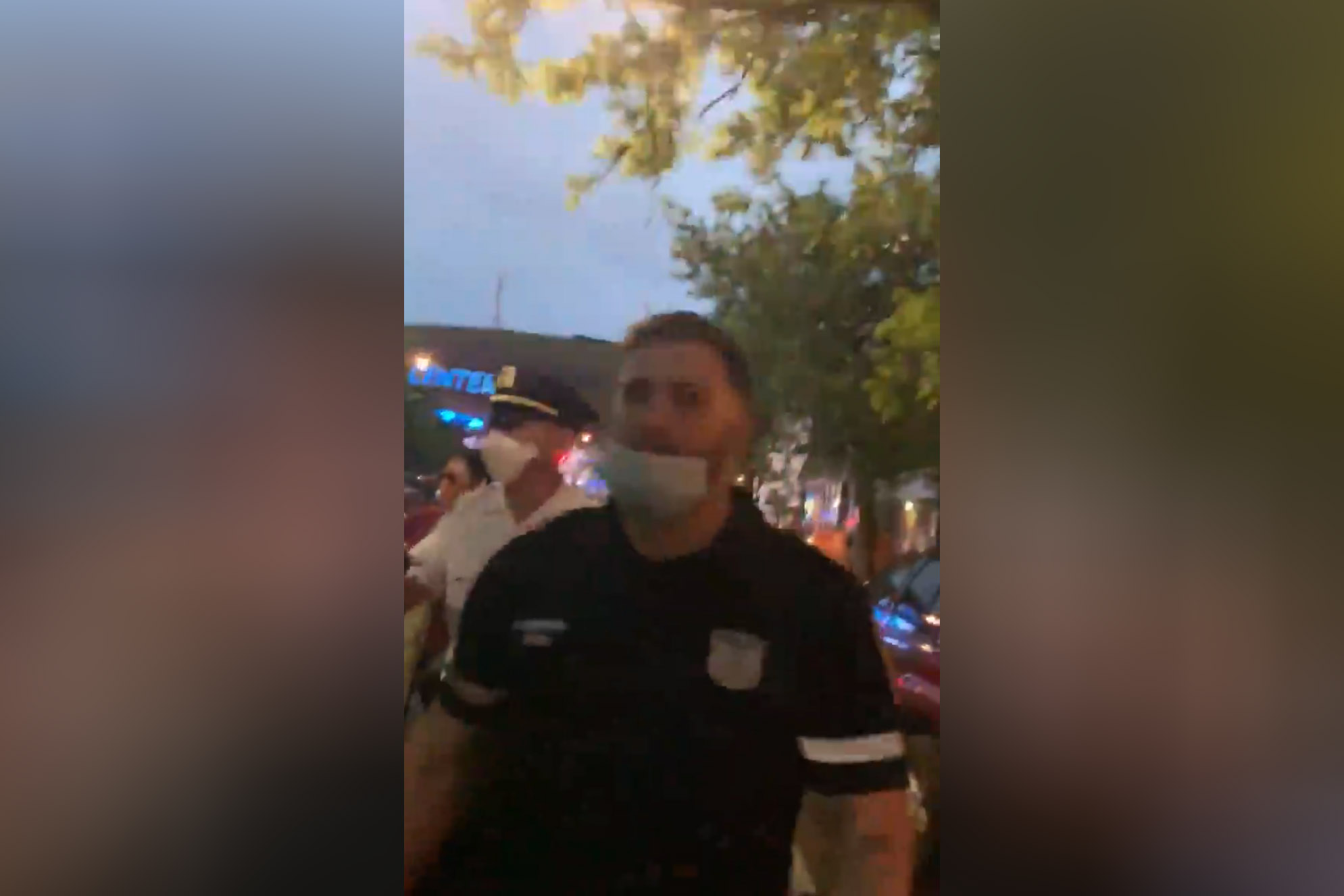 Policajac Foto: Printscreen/Twitter/Dounya Zayer