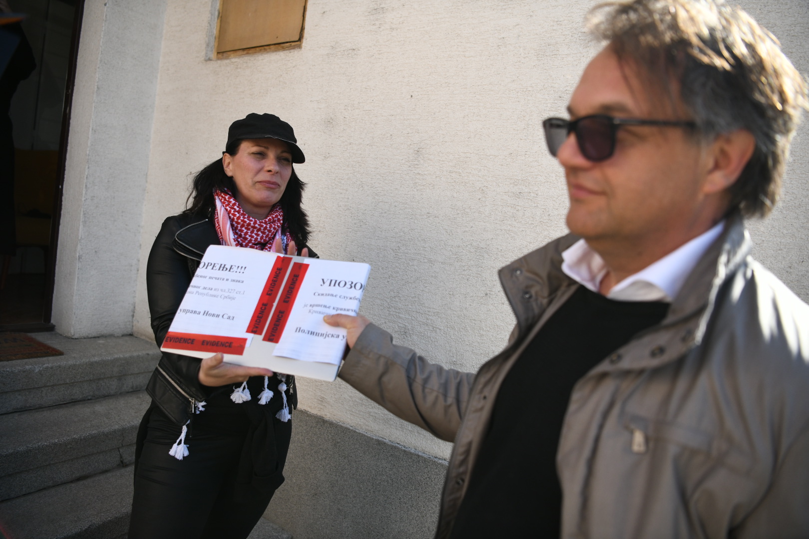 Novi Sad 02.04.2020. Ana Lalić, novinarka portala Nova.rs, vraćen laptop, računar i mobilni telefoni Foto: Vesna Lalić/Nova.rs