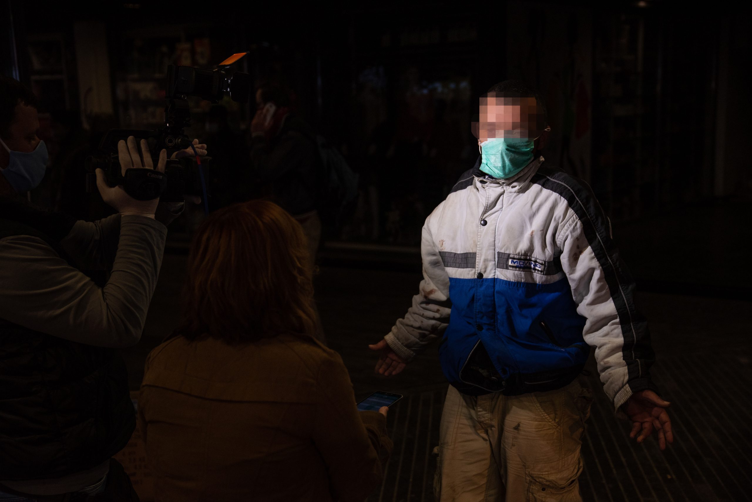 Beograd 04.04.2020. Beskućnici, beskućnik, klošari, klošar, podzemni prolaz, vanredno stanje, policijski čas, hrana, koronavirus Foto: Dragan Mujan/Nova.rs