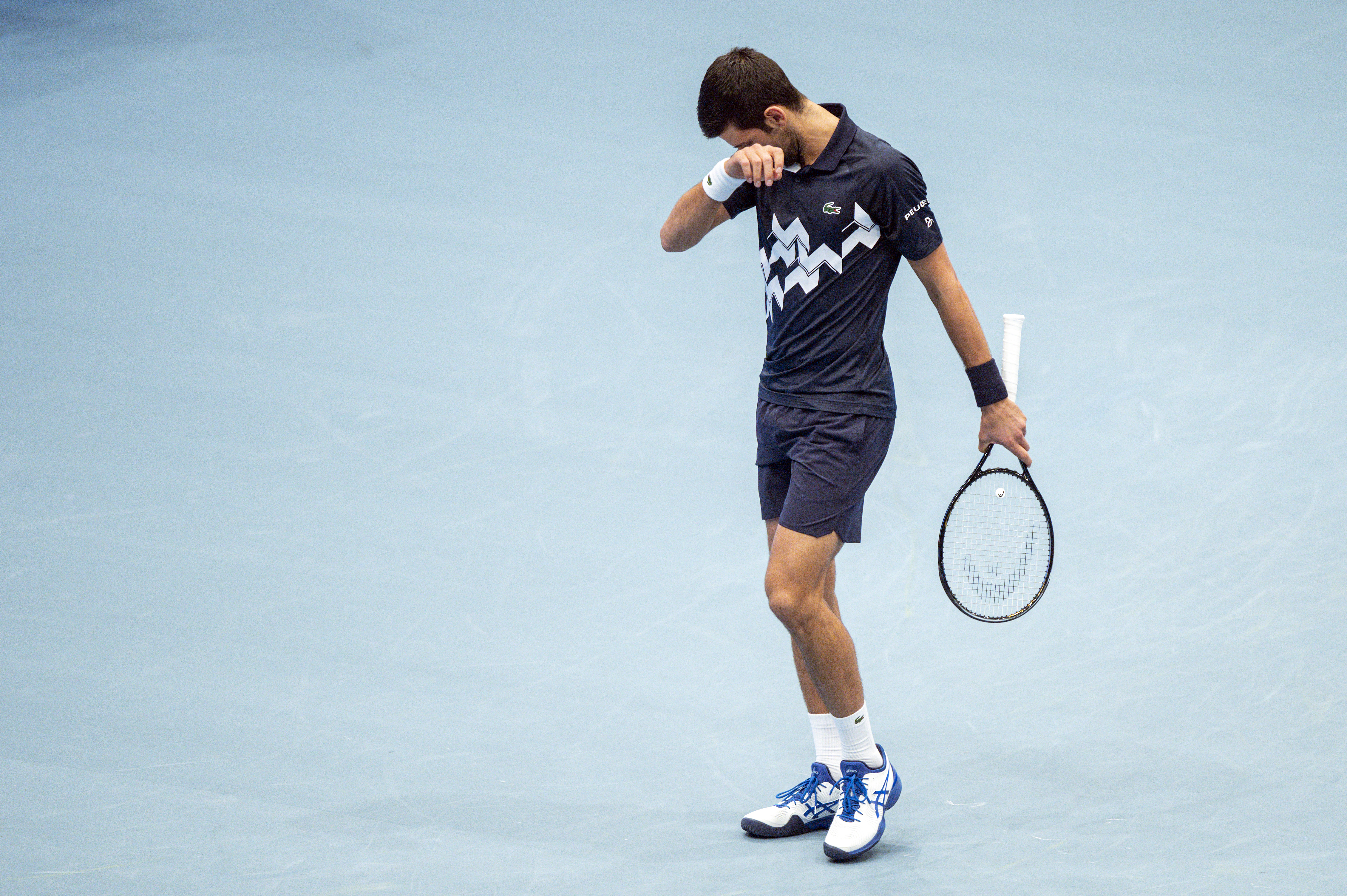 epa08786746 Novak Djokovic of Serbia reacts during his quarter final match against Lorenzo Sonego of Italy at the Erste Bank Open ATP tennis tournament in Vienna, Austria, 30 October 2020.  EPA-EFE/CHRISTIAN BRUNA