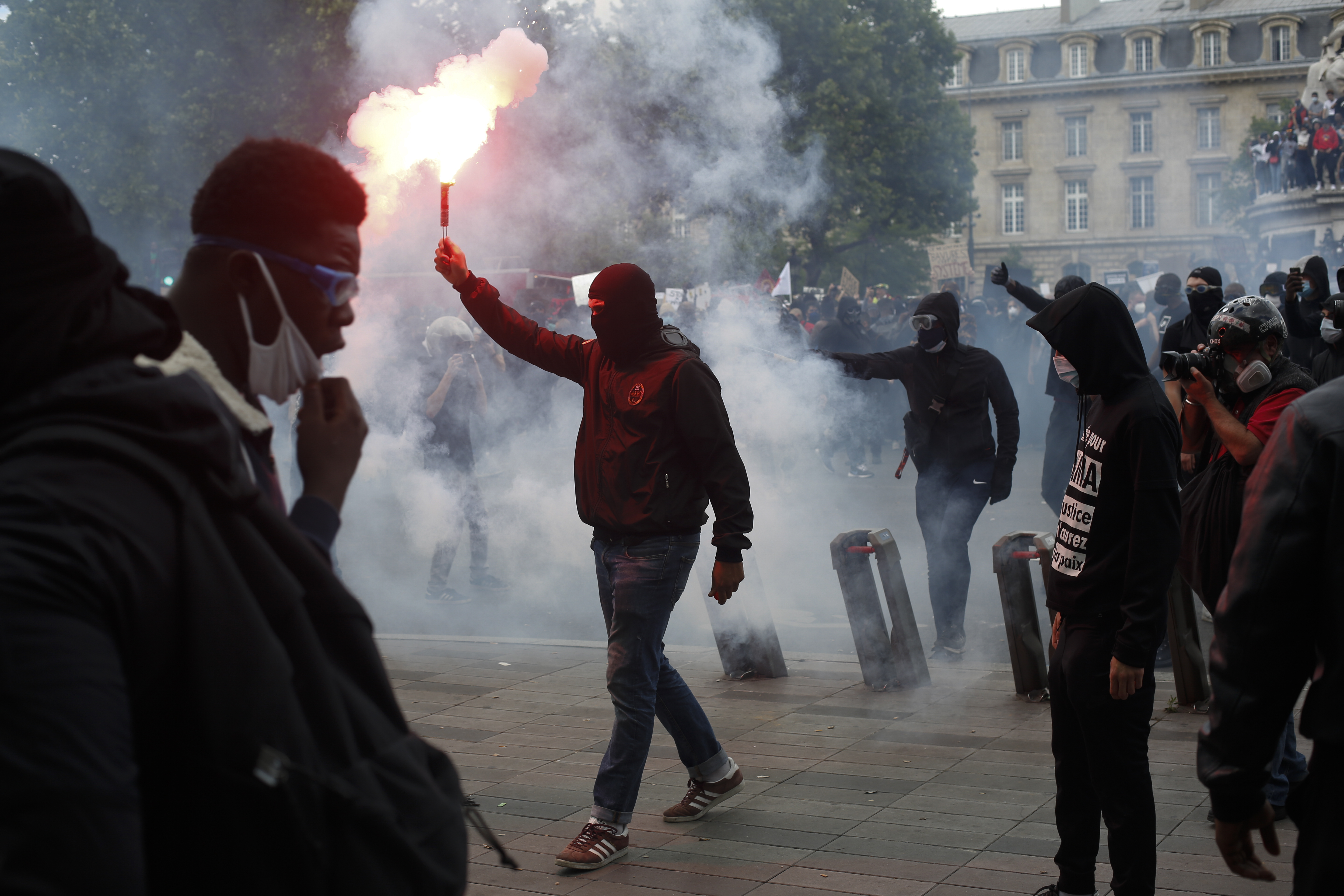 America Protests Global France