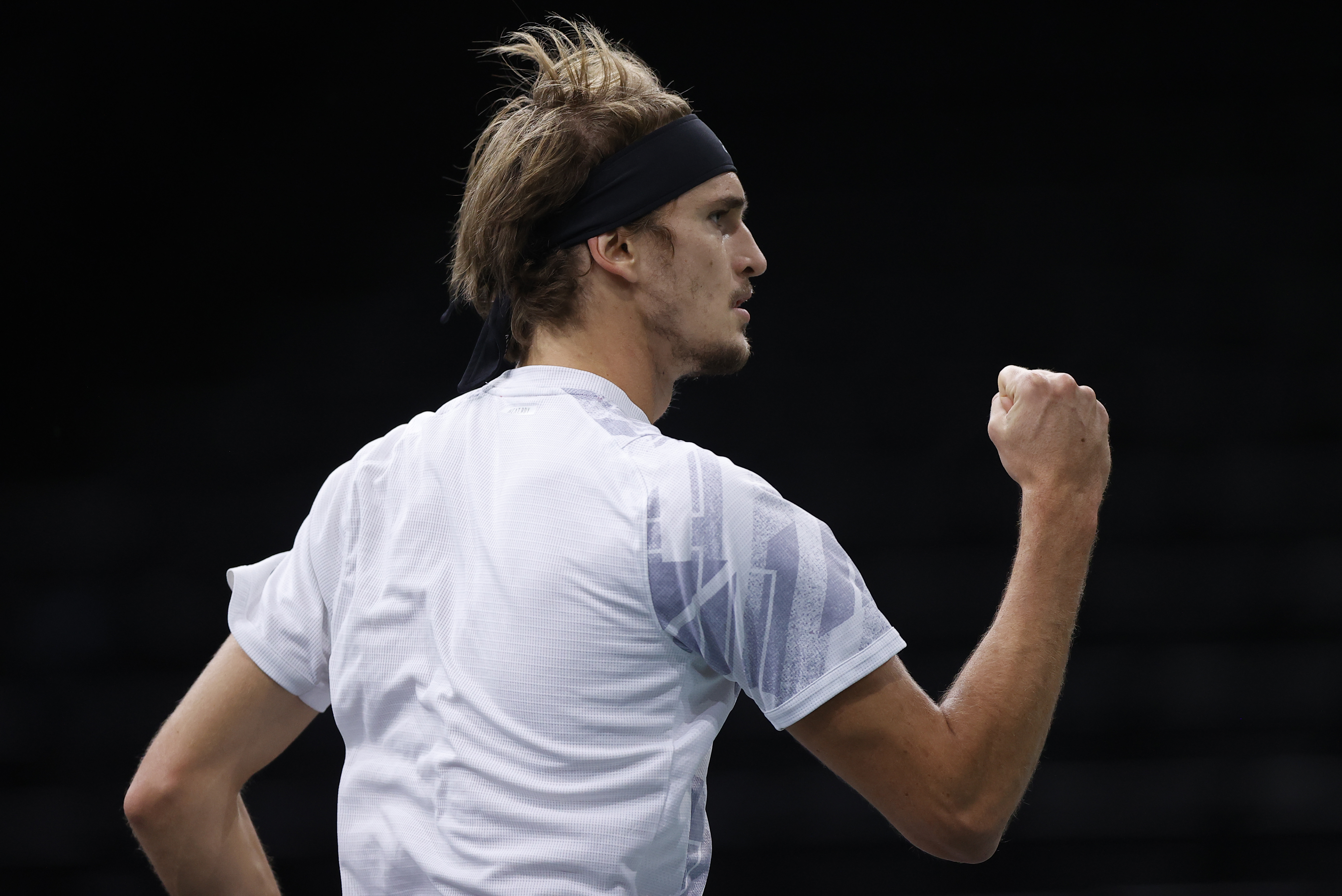 epa08803646 Alexander Zverev of Germany in action during his quarter final match against Stan Wawrinka of Switzerland at the Rolex Paris Masters tennis tournament in Paris, France, 06 November 2020.  EPA-EFE/IAN LANGSDON
