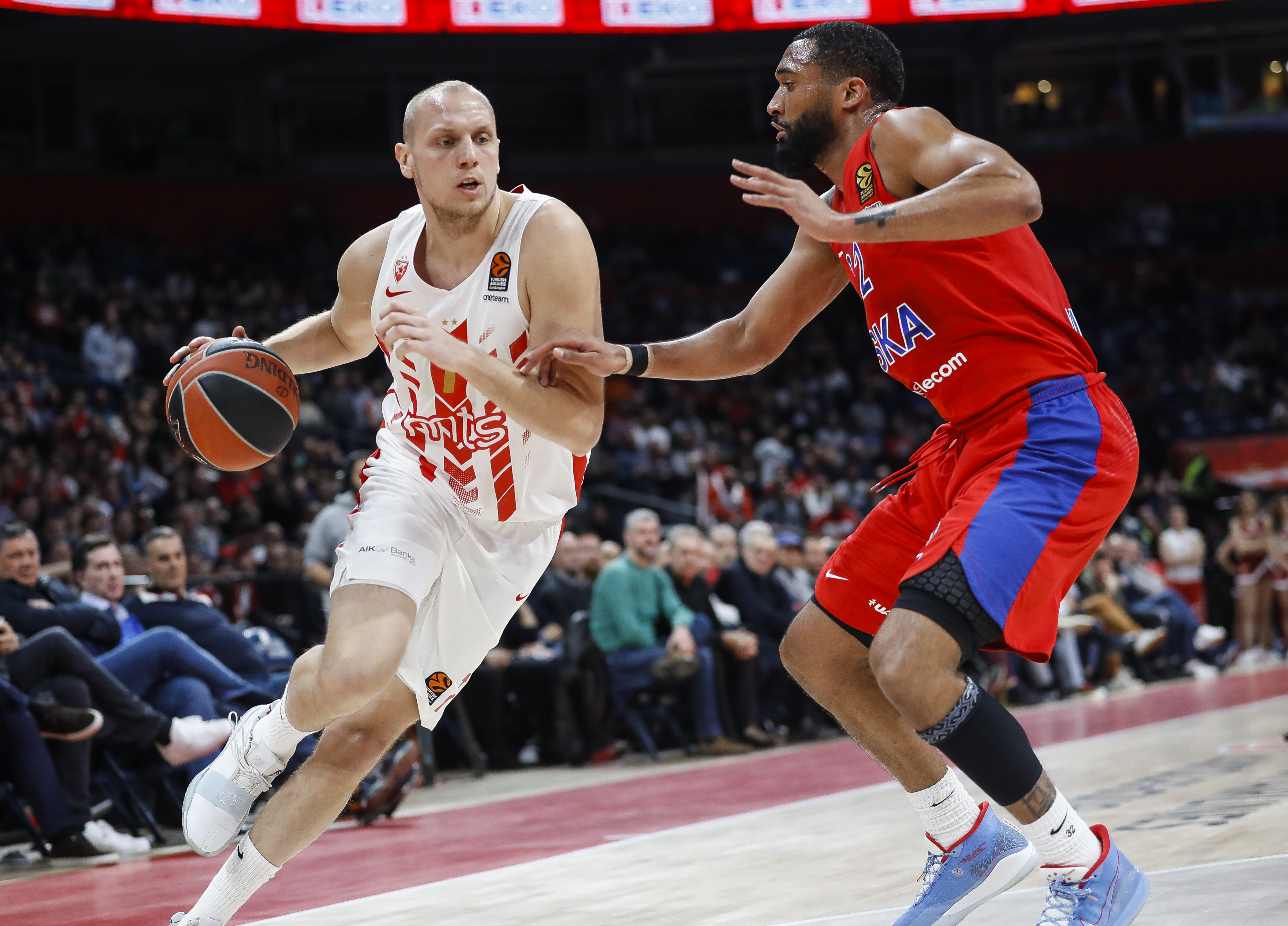 Kosarka Euroleague season 2019/2020
Crvena Zvezda v CSKA Moscow
Dejan Davidovac (L) and Darrun Hilliard
Beograd, 21.02.2020.
foto: Srdjan Stevanovic/Starsportphoto ©