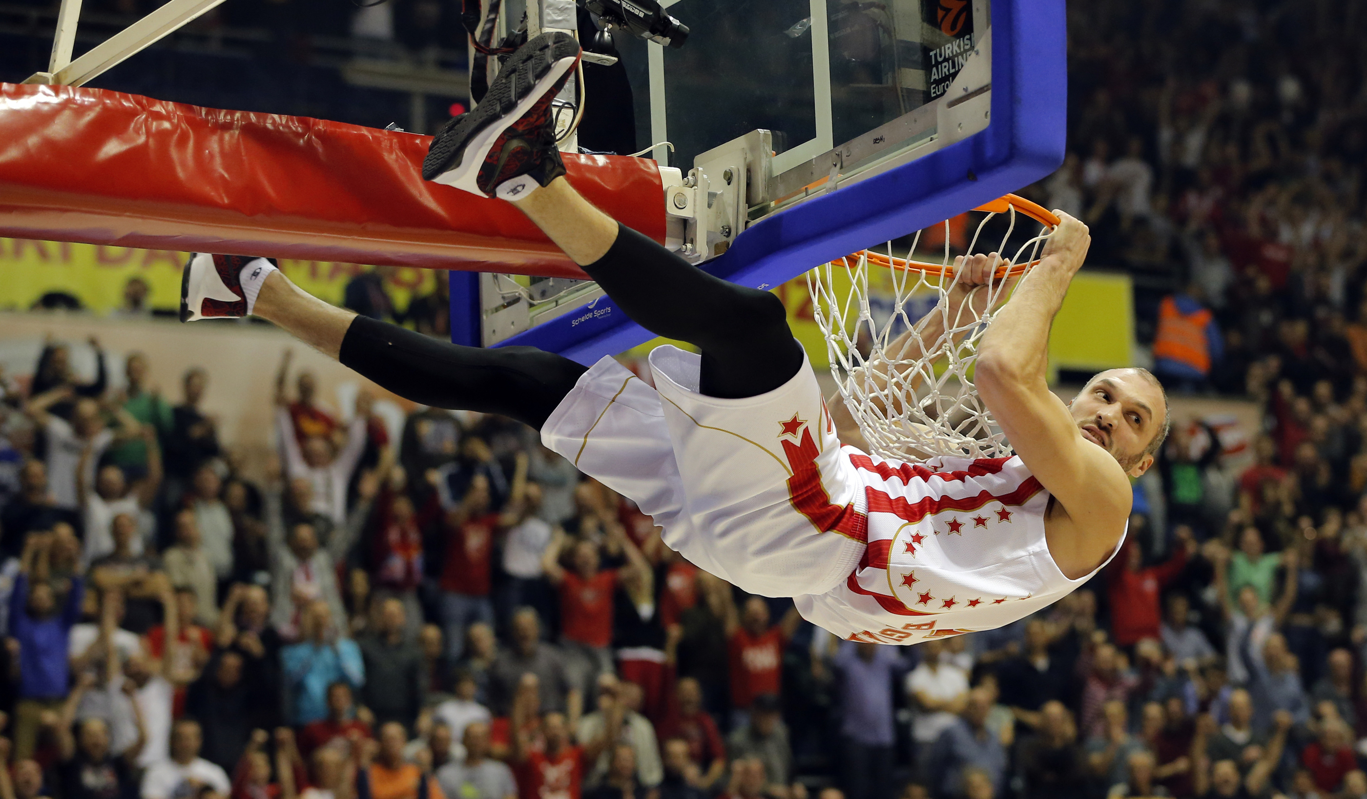 Marko Simonovic  Evroliga, Euroleague, Crvena Zvezda Real Madrid  Srbija Beograd  22.12.2016. Decembar 22. (credit image &amp; photo: Pedja Milosavljevic / STARSPORT)