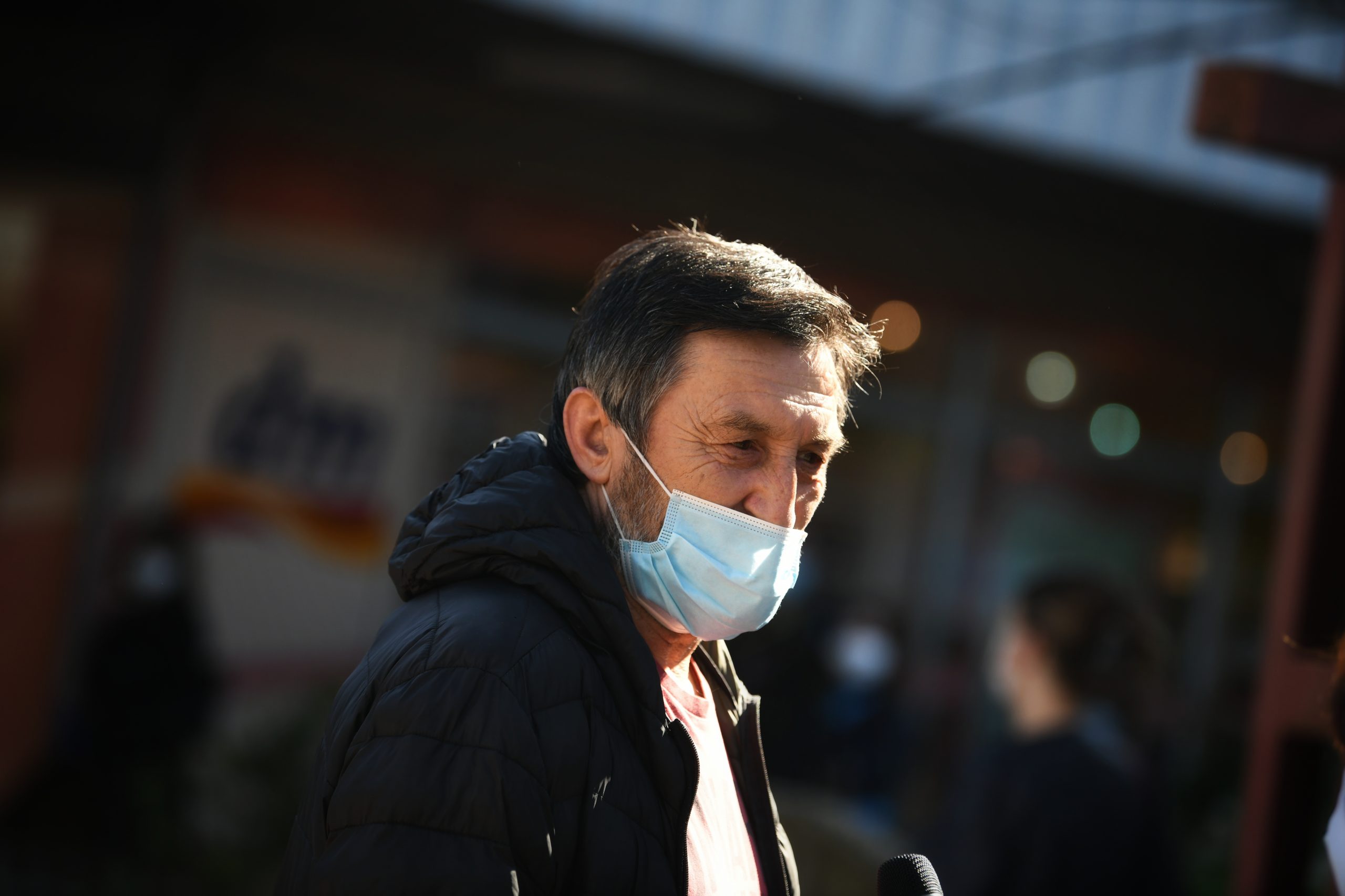 Beograd 17.04.2020. Kupovina, Uskrs, 84 sata izolacije, korona, koronavirus, Petar