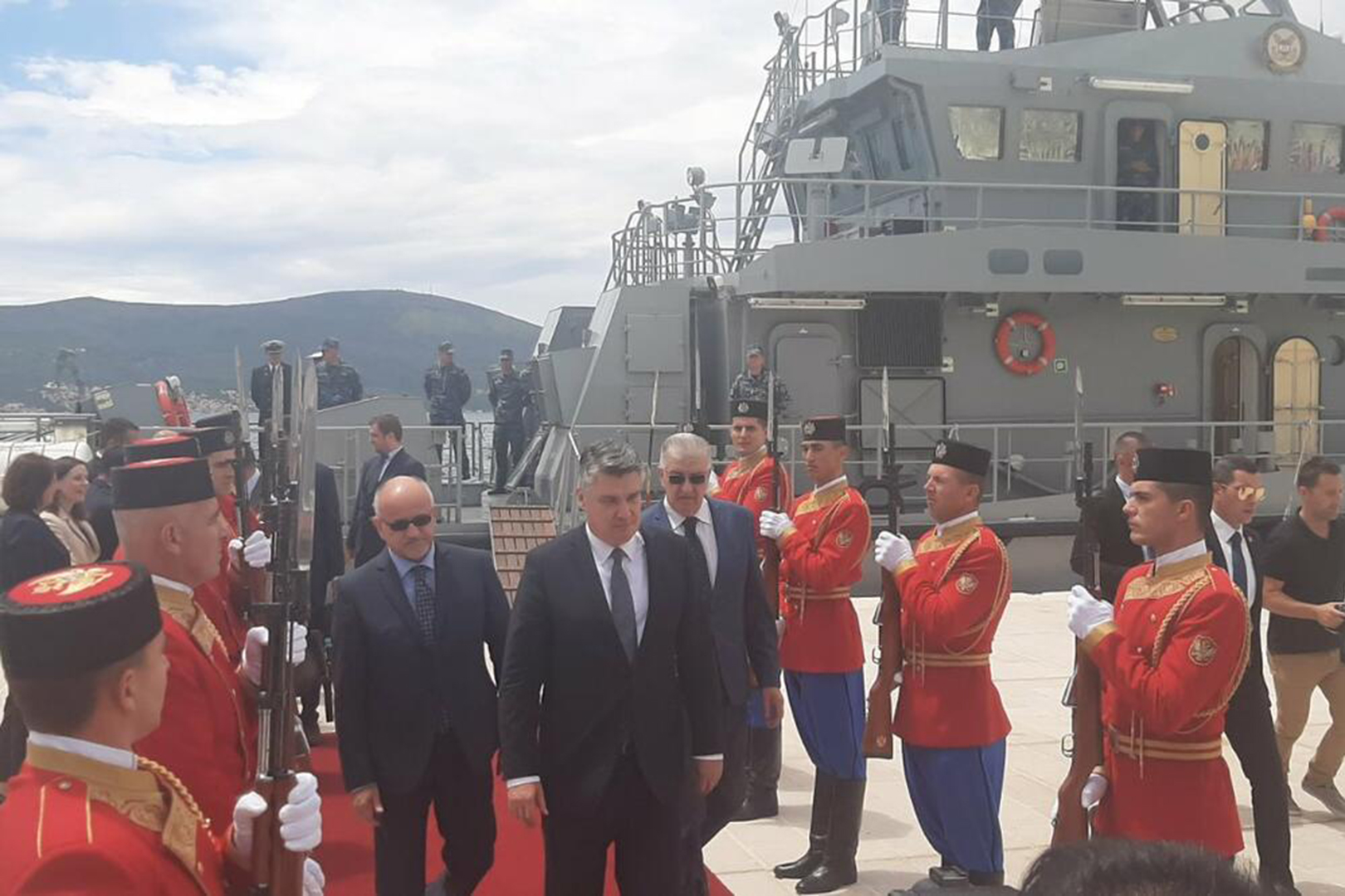 Zoran Milanovic u posetu Tivtu dosao ratnim brodom, Ratni brod, Hrvatska, Crna Gora, Foto: Siniša Luković/Vijesti.me