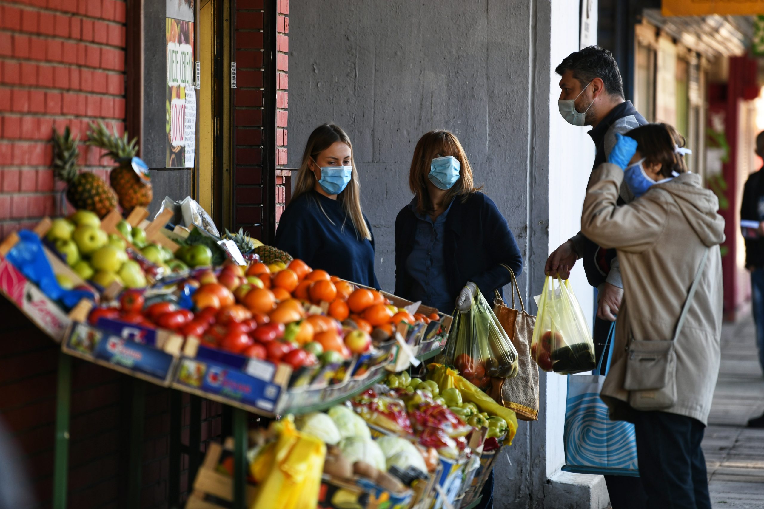 Beograd 17.04.2020. Kupovina, Uskrs, 84 sata izolacije, korona, koronavirus,