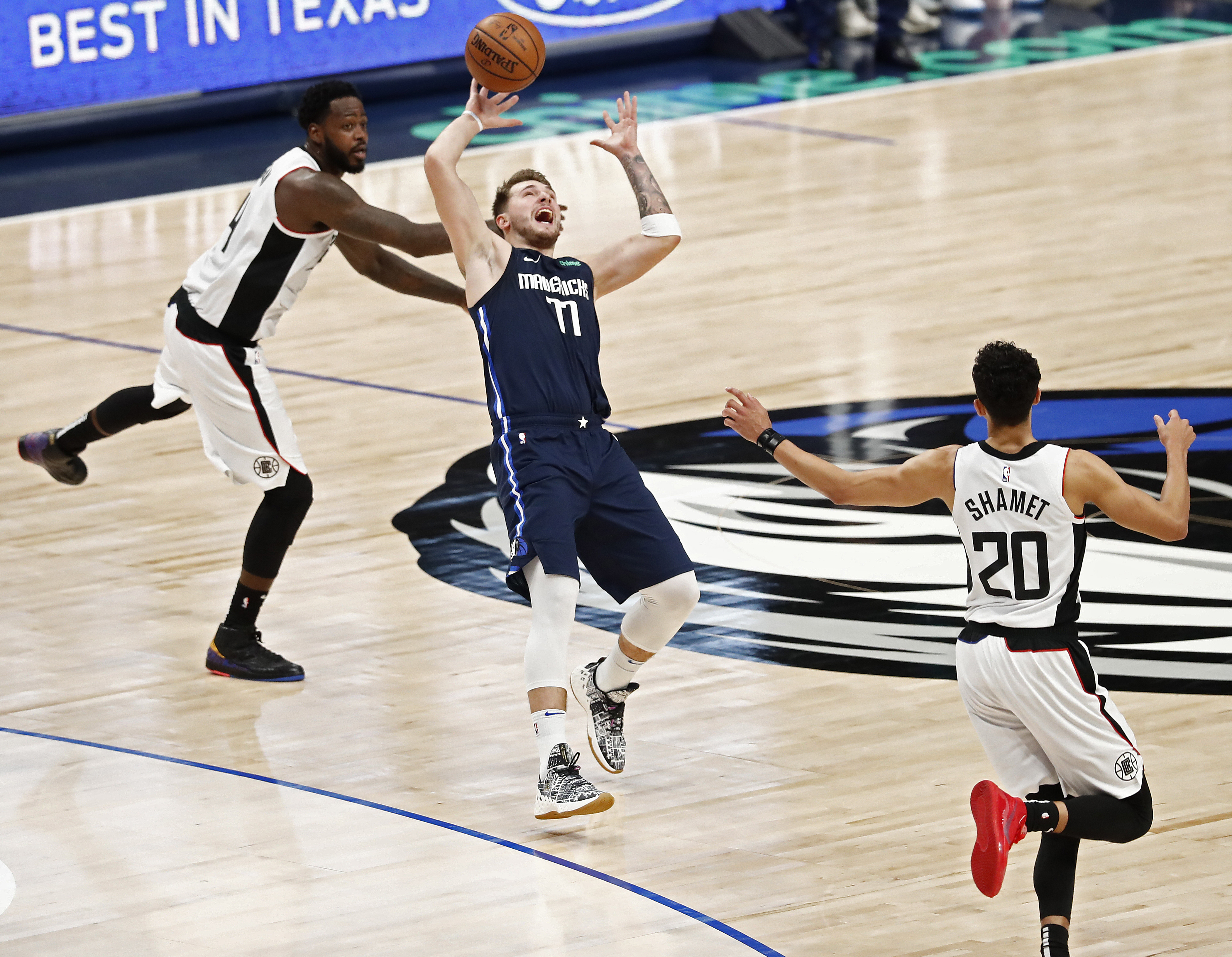 Los Angeles Clippers at Dallas Mavericks