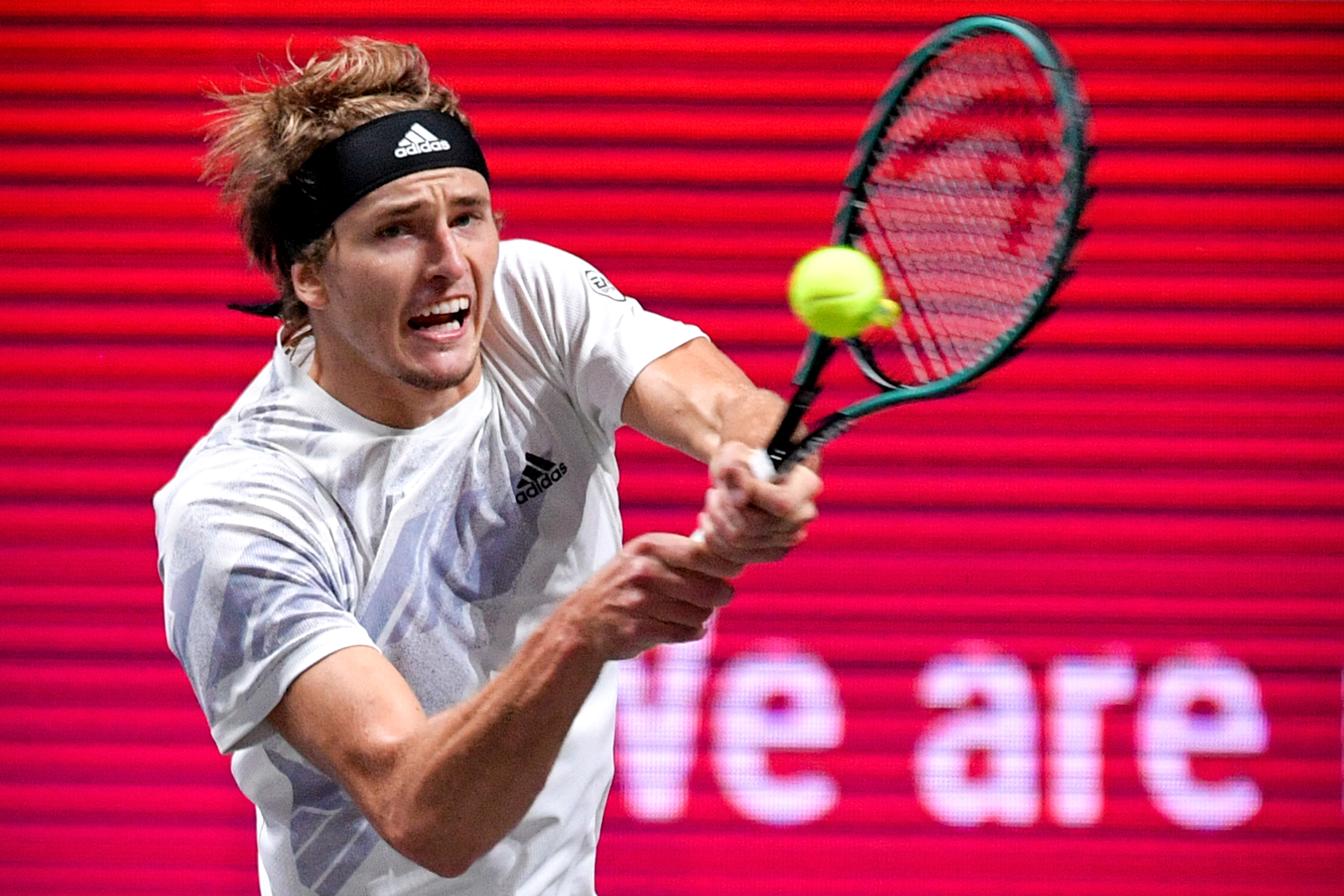 epa08750384 Alexander Zverev of Germany in action during his quarter final match against Lloyd Harris of South Africa at the bett1HULKS Indoors tennis tournament in Cologne, Germany, 16 October 2020.  EPA-EFE/SASCHA STEINBACH