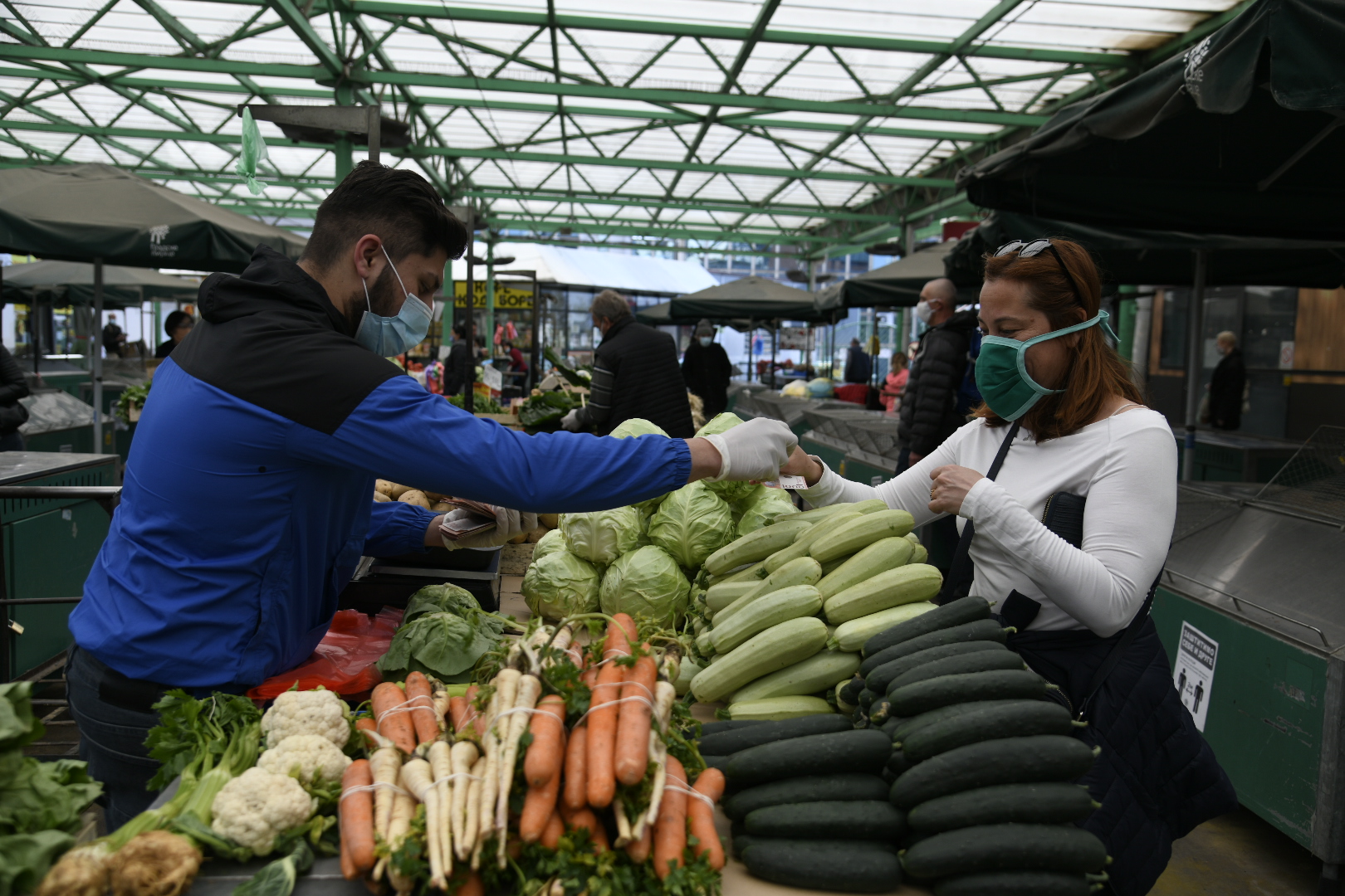 Beograd, 22.04.2020. Pijaca Zeleni venac, anketa, koronavirus Foto: Nemanja Jovanović/ Nova.rs
