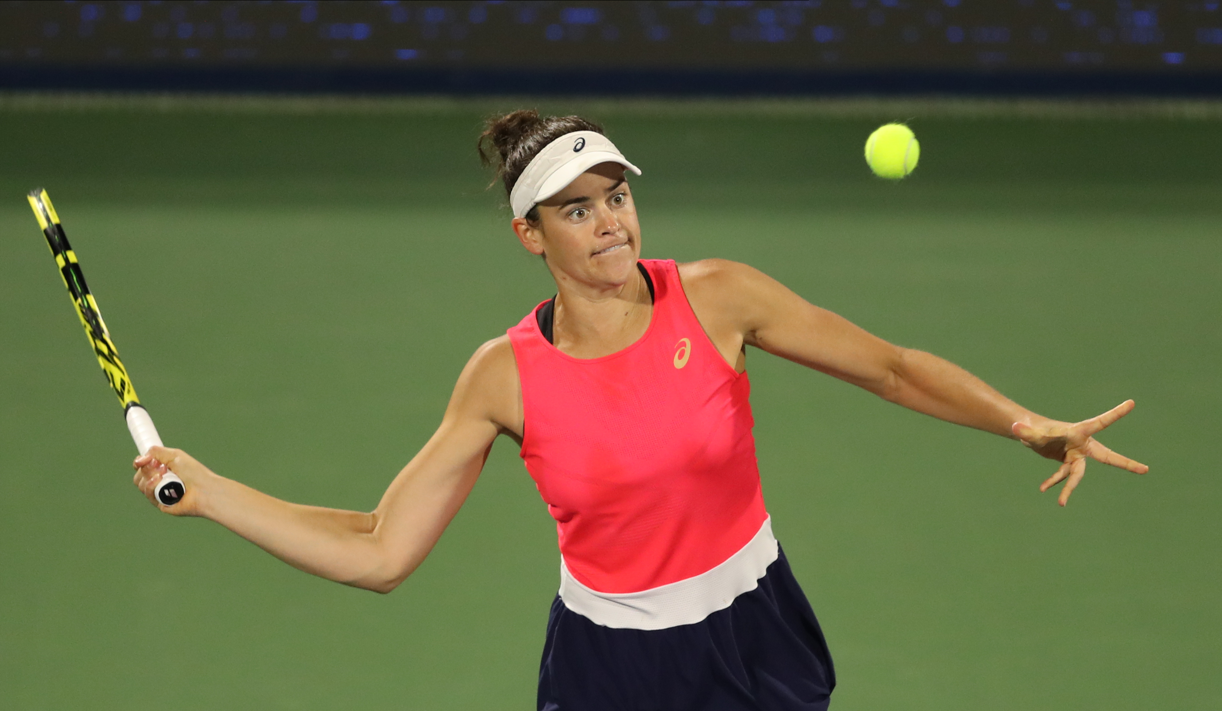 epa08235079 Jennifer Brady of the US in action during her semi final match against Simona Halep of Rumania at the Dubai Duty Free Tennis WTA Championships 2020 in Dubai, United Arab Emirates, 21 February 2020.  EPA-EFE/ALI HAIDER