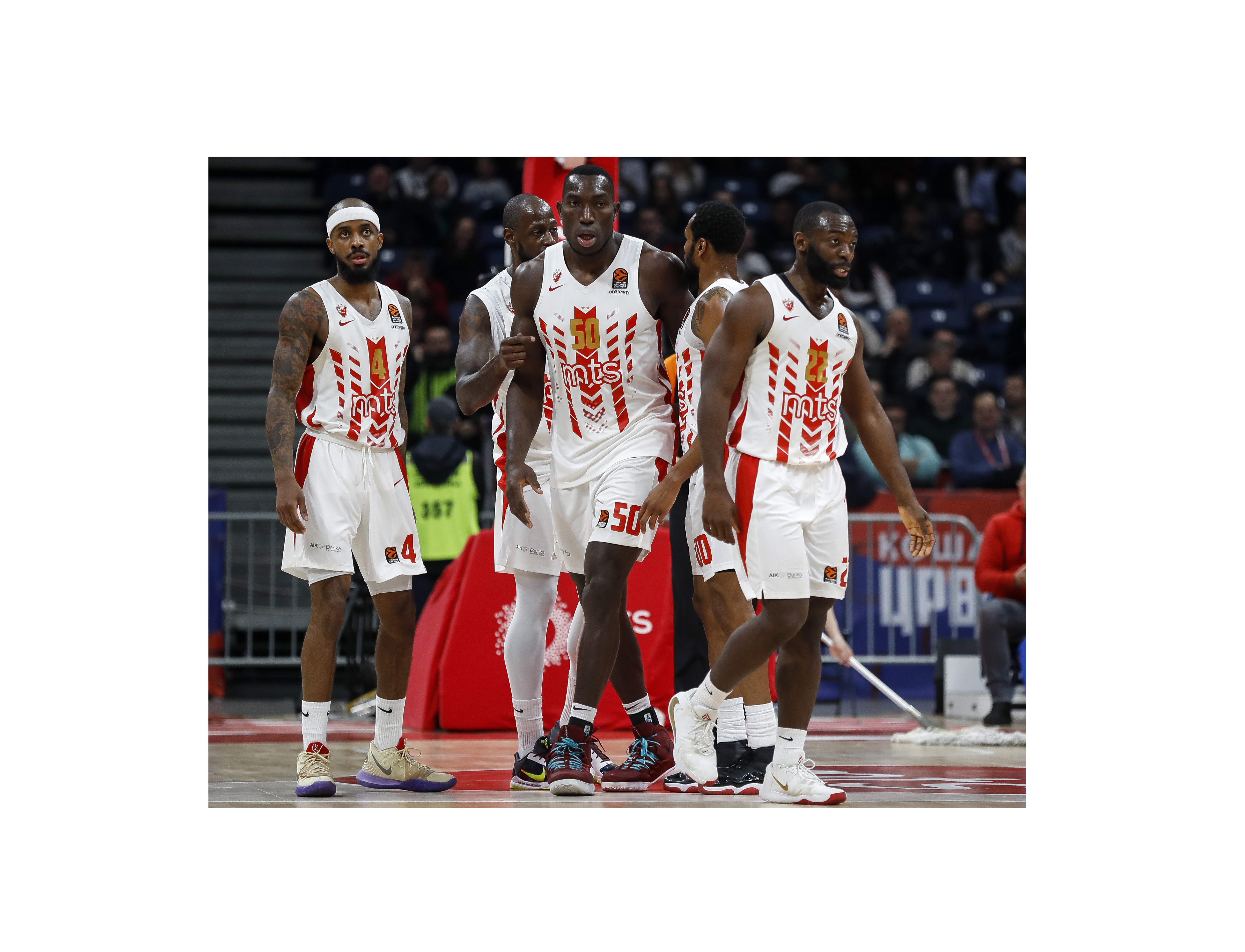 Kosarka Euroleague season 2019/2020
Crvena Zvezda v Anadaolu Efes
from left Lorenzo Brown James Gist Michael Ojo Kevin Punter Charles Jenkins
Beograd, 31.01.2020.
foto: Srdjan Stevanovic/Starsportphoto ©