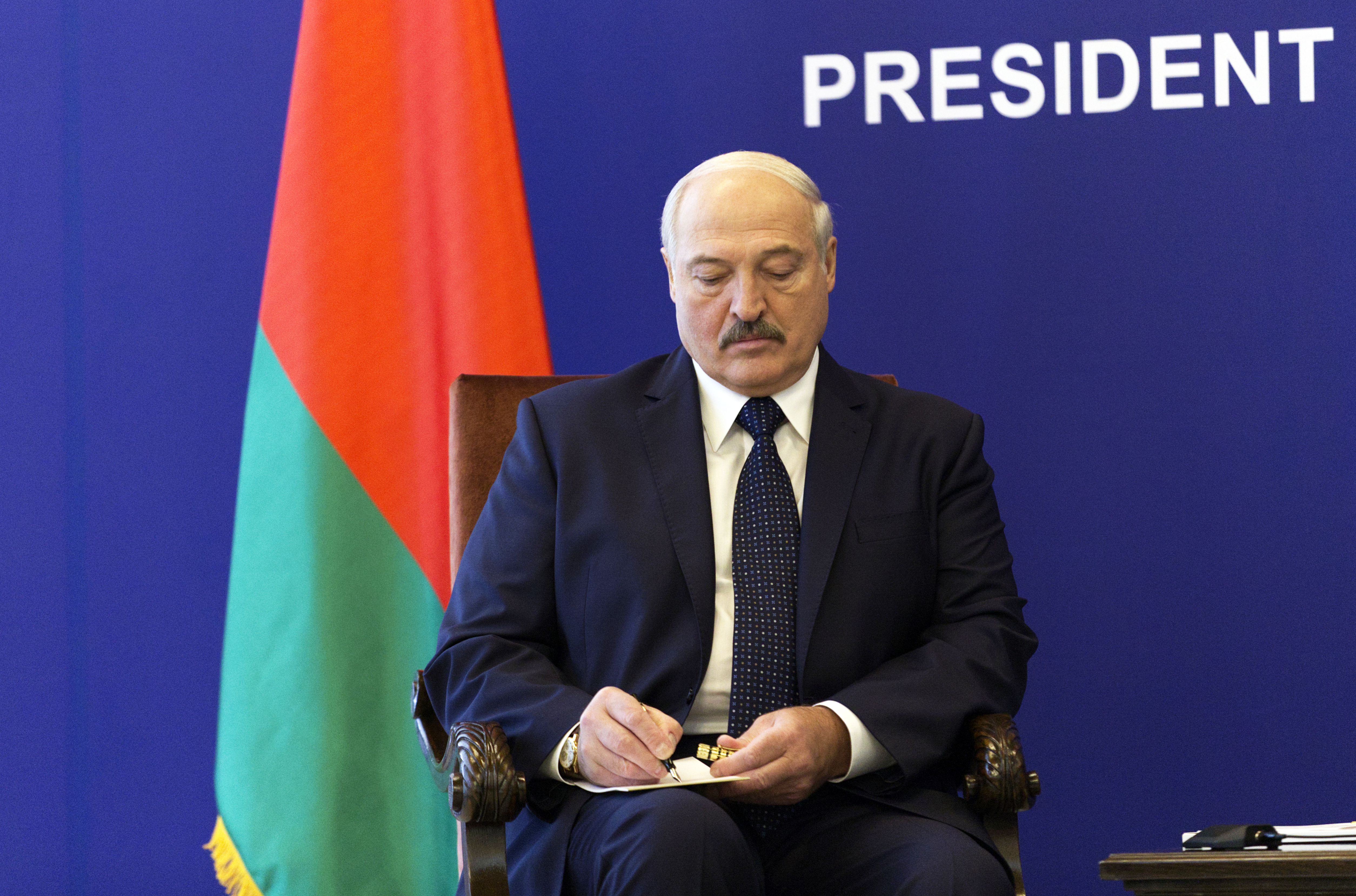 epa08040905 Belarusian President Alexander Lukashenko during a meeting with Serbian President Aleksandar Vucic (not seen) in Belgrade, Serbia, 03 December 2019. President Lukashenko is on a two-day official visit to Serbia.  EPA-EFE/ANDREJ CUKIC