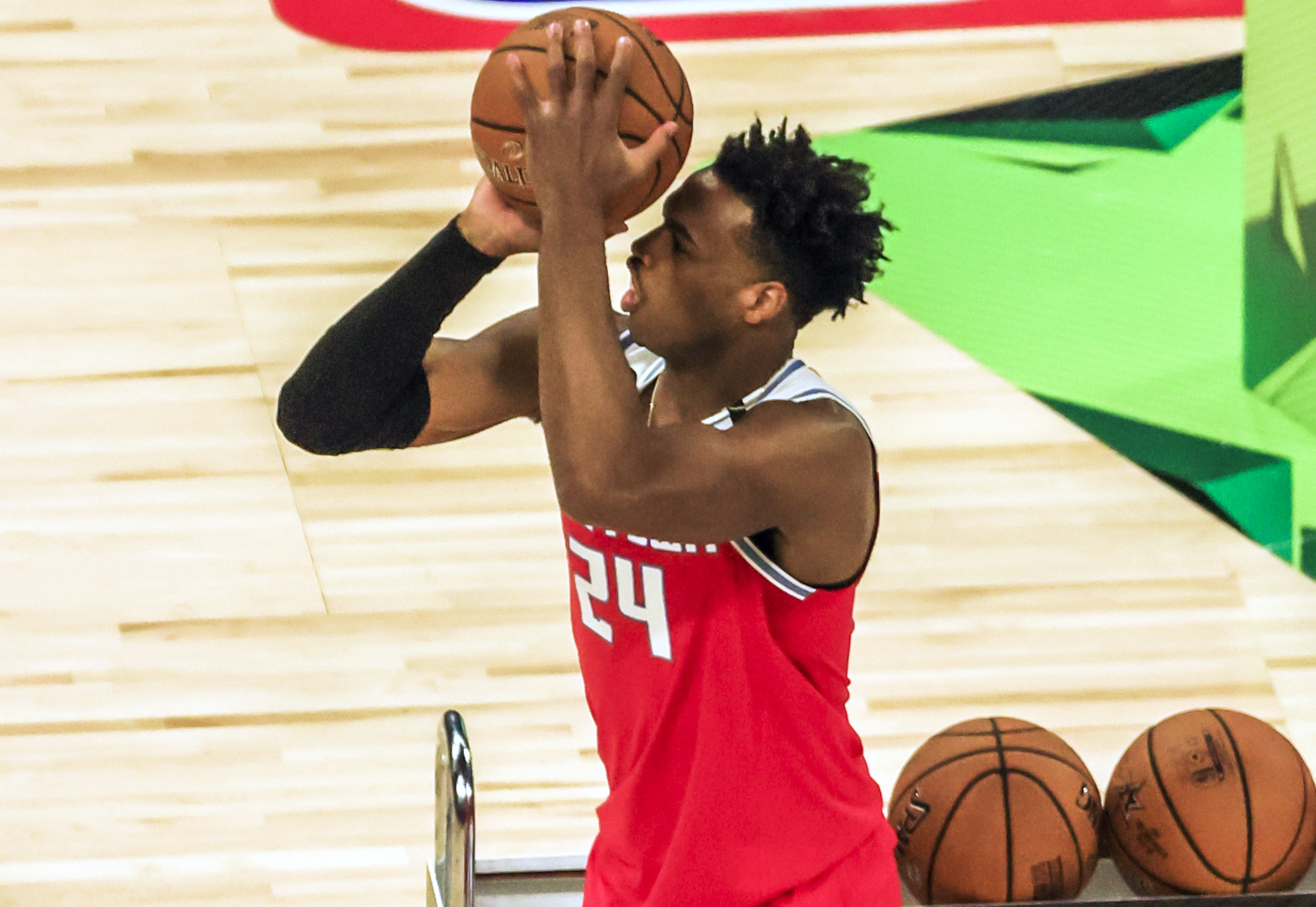 epa08220982 Sacramento Kings guard Buddy Hield  competes in the NBA All Star 3-Point Contest at the United Center in Chicago, Illinois, USA, 15 February 2020. The NBA All Star game will be played 16 February.  EPA-EFE/NUCCIO DINUZZO  SHUTTERSTOCK OUT