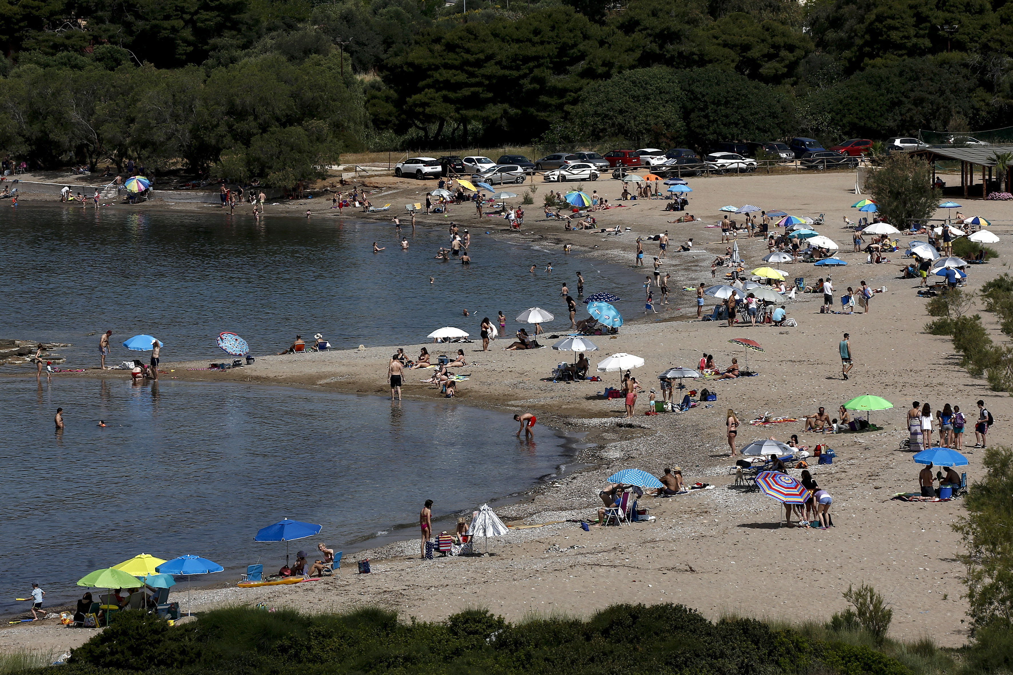 Beaches reopen to public in Athens
