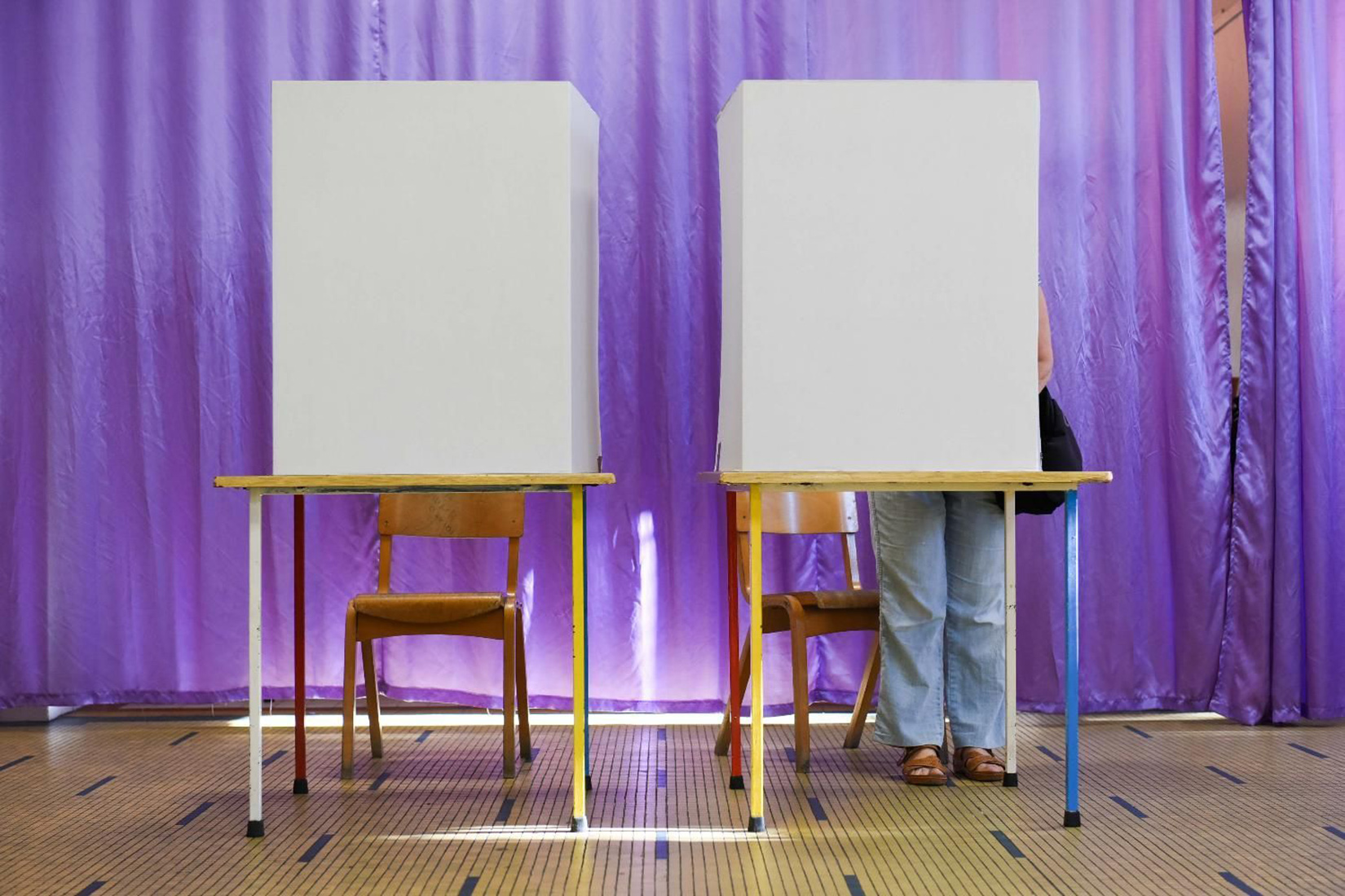 Mesto: Beograd
Datum: 01.07.2020
Dogadjaj: POLITIKA - biraèko mnesto na Novom Beogradu, jedno od 234 širom Srbije, na kom je ponovljeno glasanje za poslanike Skupštine Srbije
Licnosti: