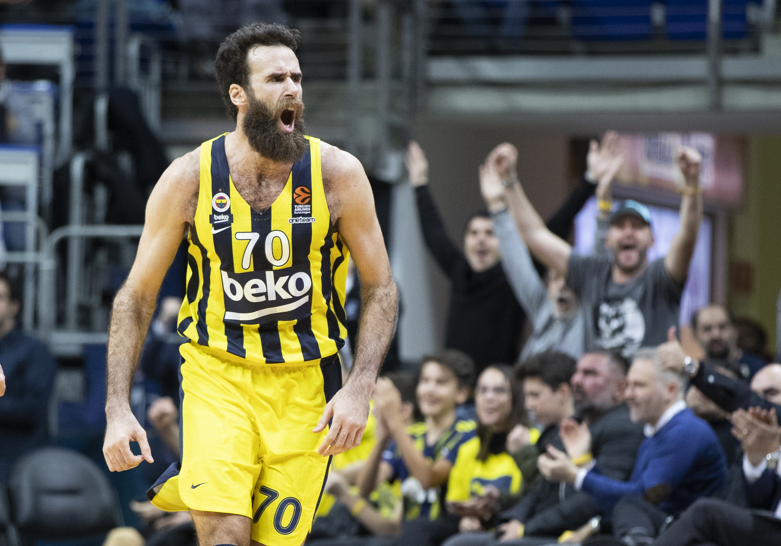 epa08092085 Fenerbahce's Luigi Datome reacts during the Euroleague Basketball match between Fenerbahce and Valencia Basket in Istanbul, Turkey, 27 December 2019.  EPA-EFE/TOLGA BOZOGLU