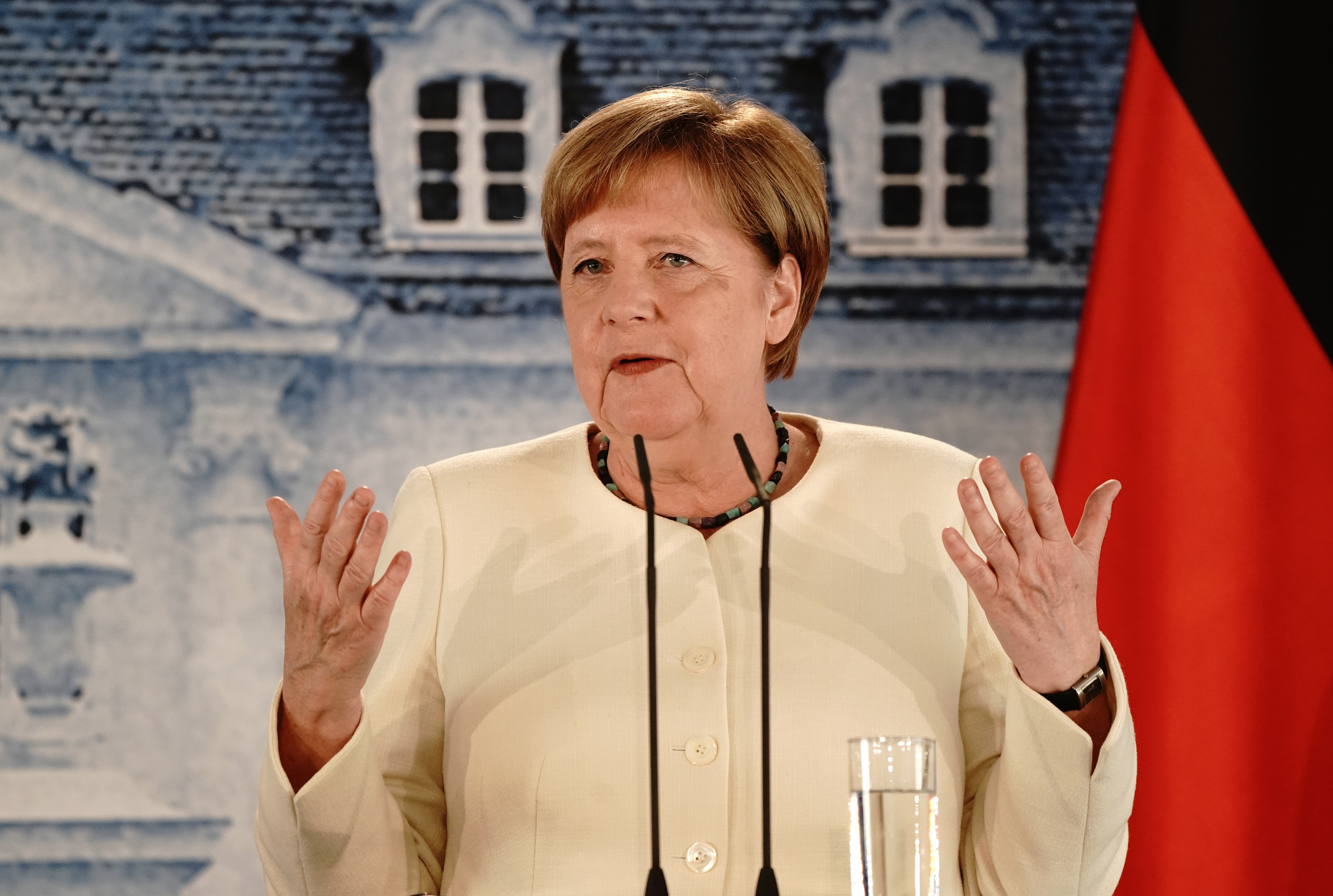 German Chancellor Merkel and French President Macron meet in Meseberg