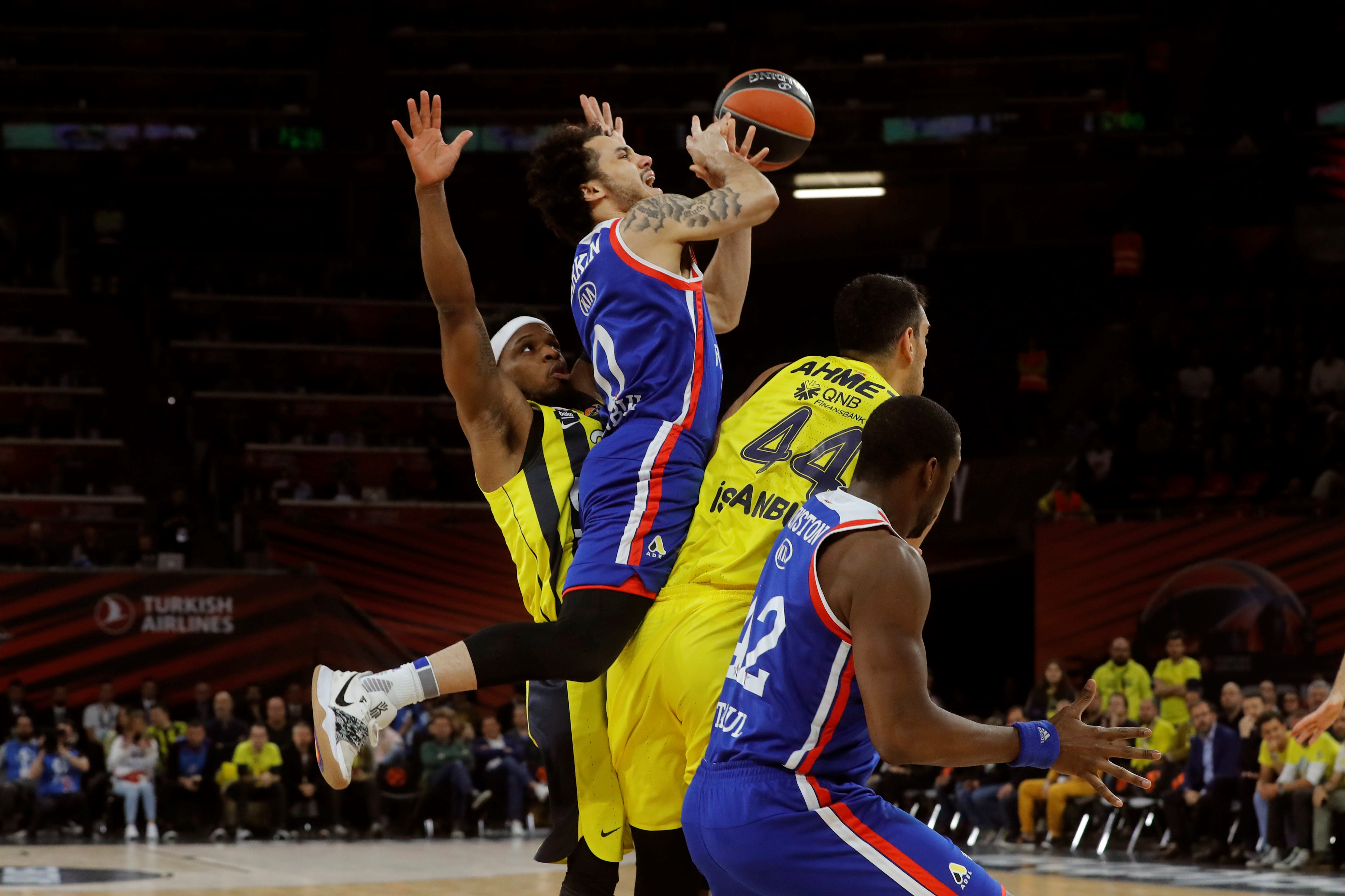 Anadolu Efes vs Fenerbahce