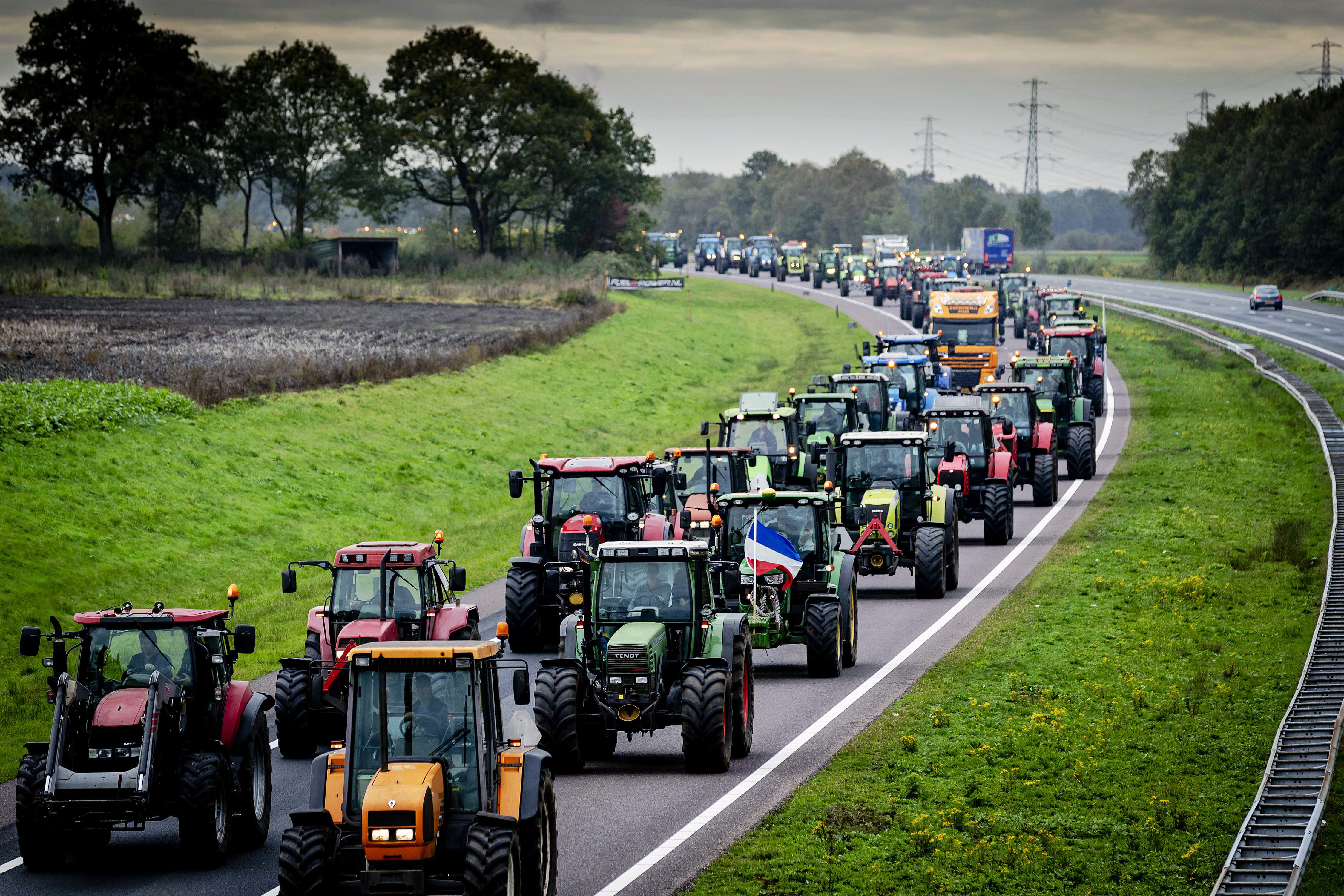 Farmers protest at Gelderland provincial government office