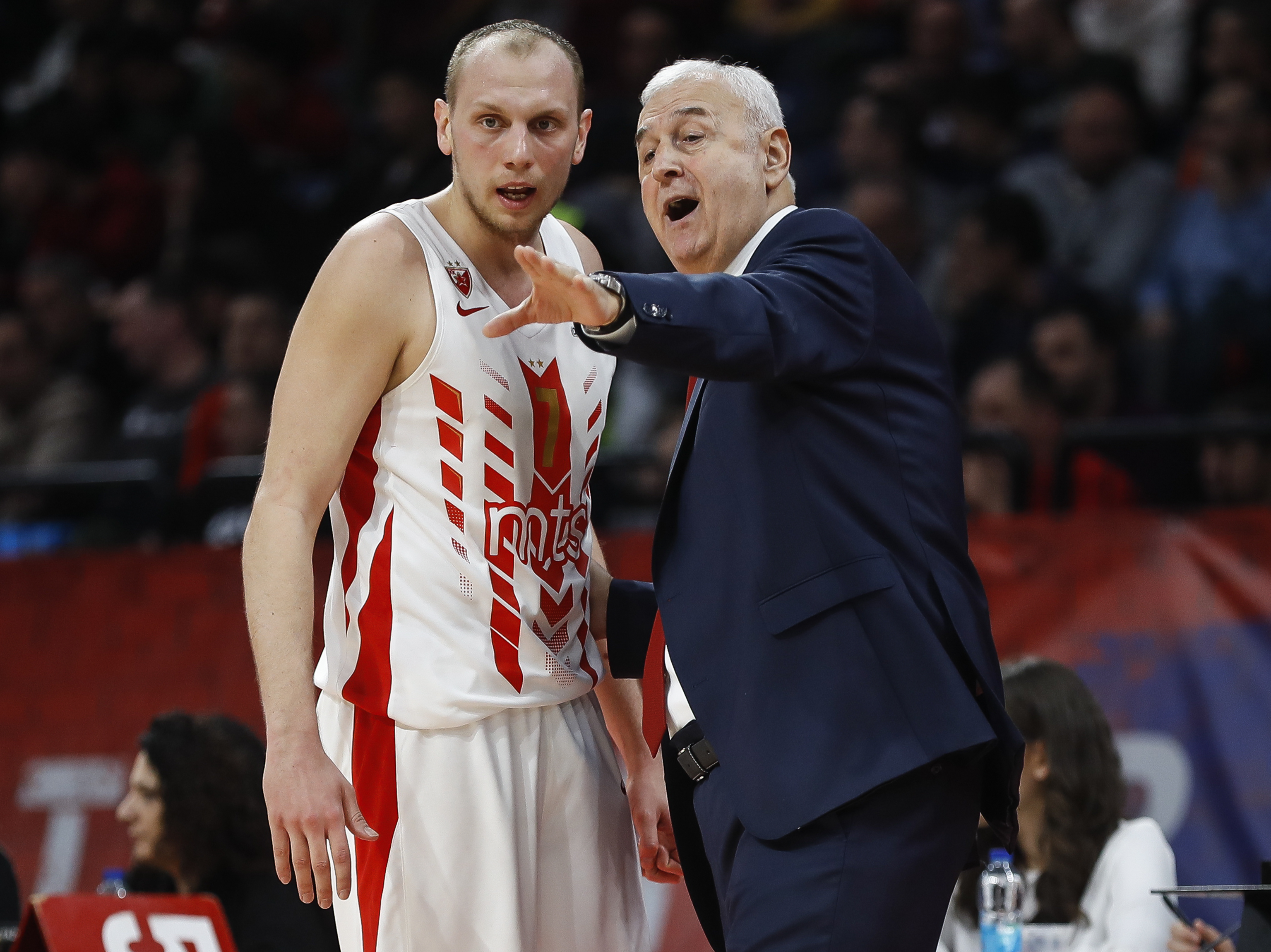 Crvena Zvezda v Anadaolu Efes-Euroleague season 2019-2020