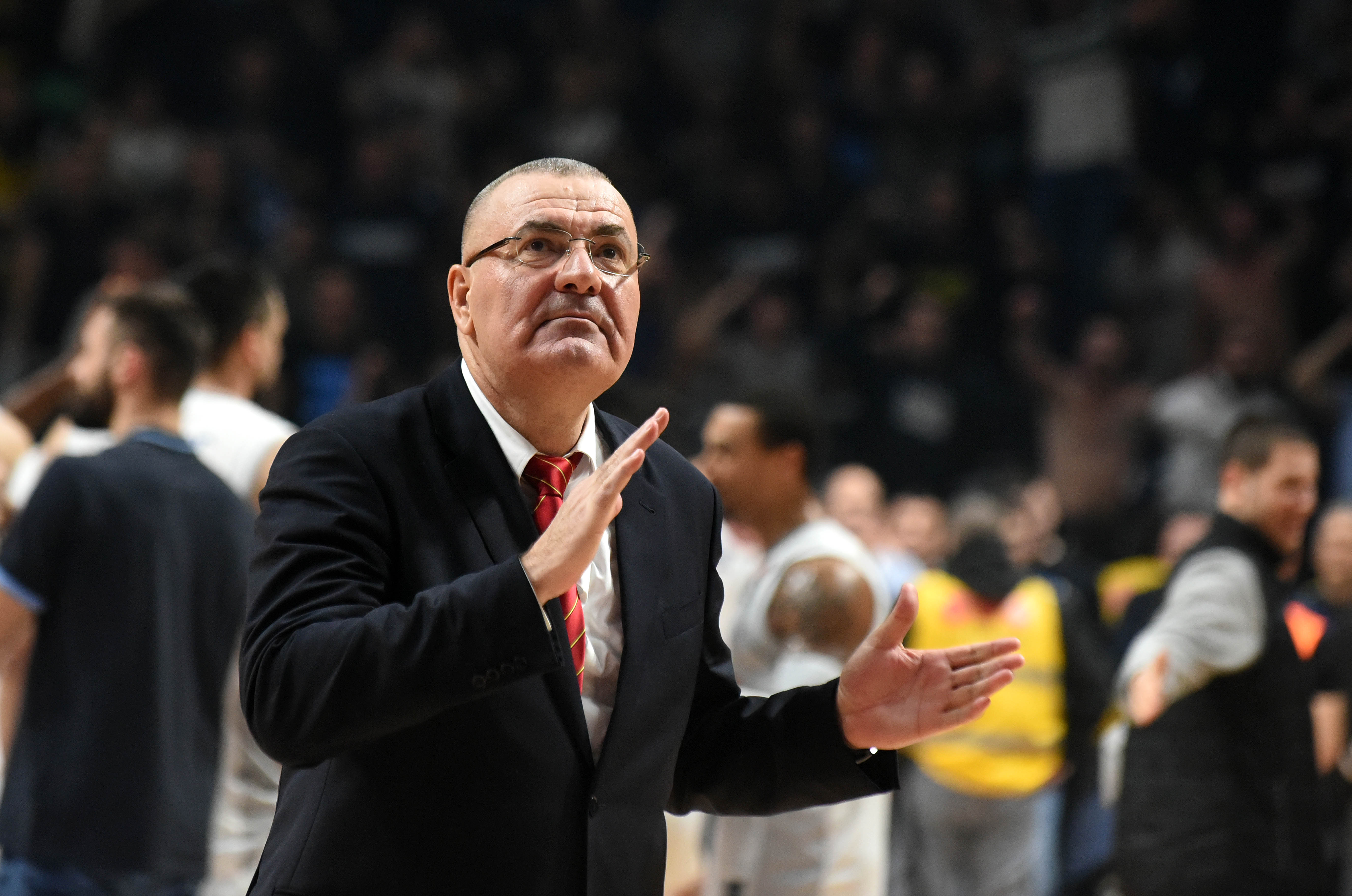 epa07298143 Buducnost Podgorica Head coach Jasmin Repesa reacts during the Euroleague basketball match Buducnost Podgorica and Real Madrid in Podgorice, Montenegro,18  January 2019.  EPA-EFE/BORIS PEJOVIC