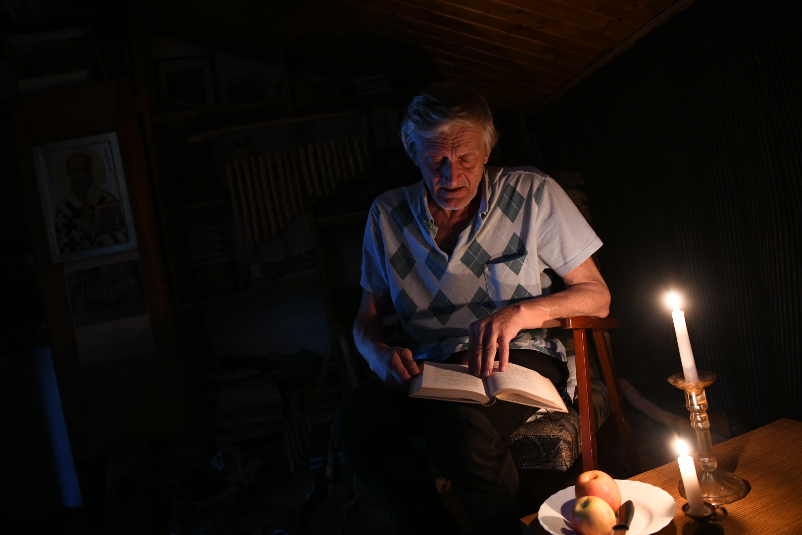 Beograd 20.03.2020. Dragan Čolaković, isekli mu struju na dan proglašenja vanrednog stanja, čovek bez struje, dugovanje Foto: Vesna Lalić/Nova.rs