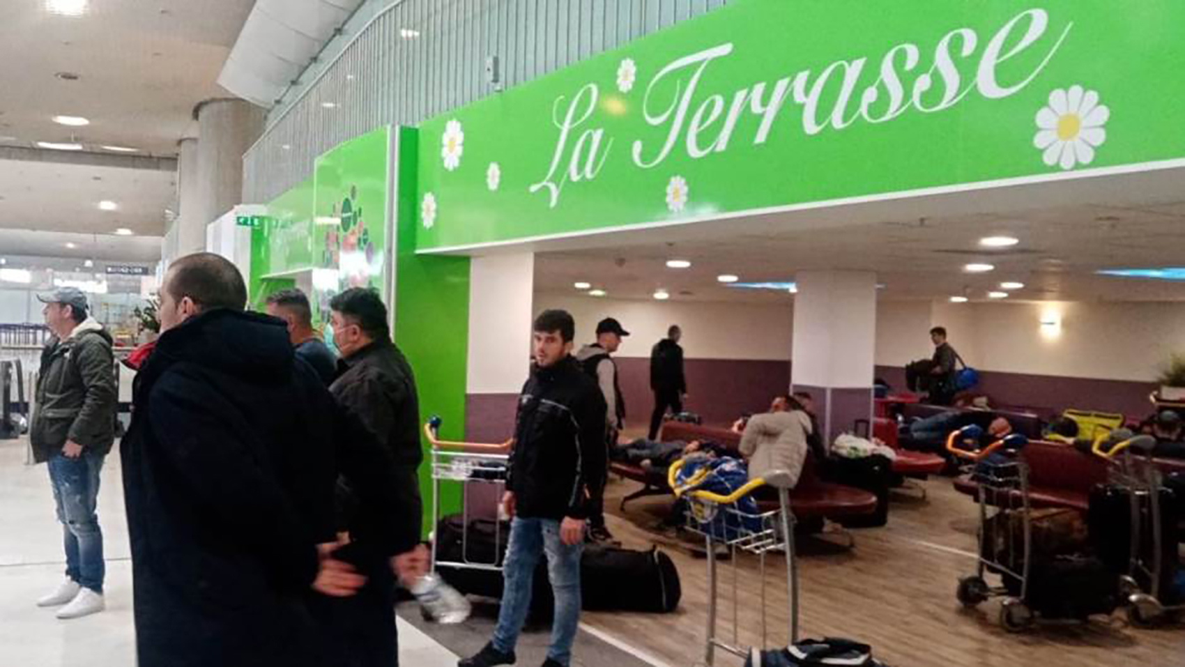 Pariz Francuska srpski državljani zarobljeni čekaju pomoć