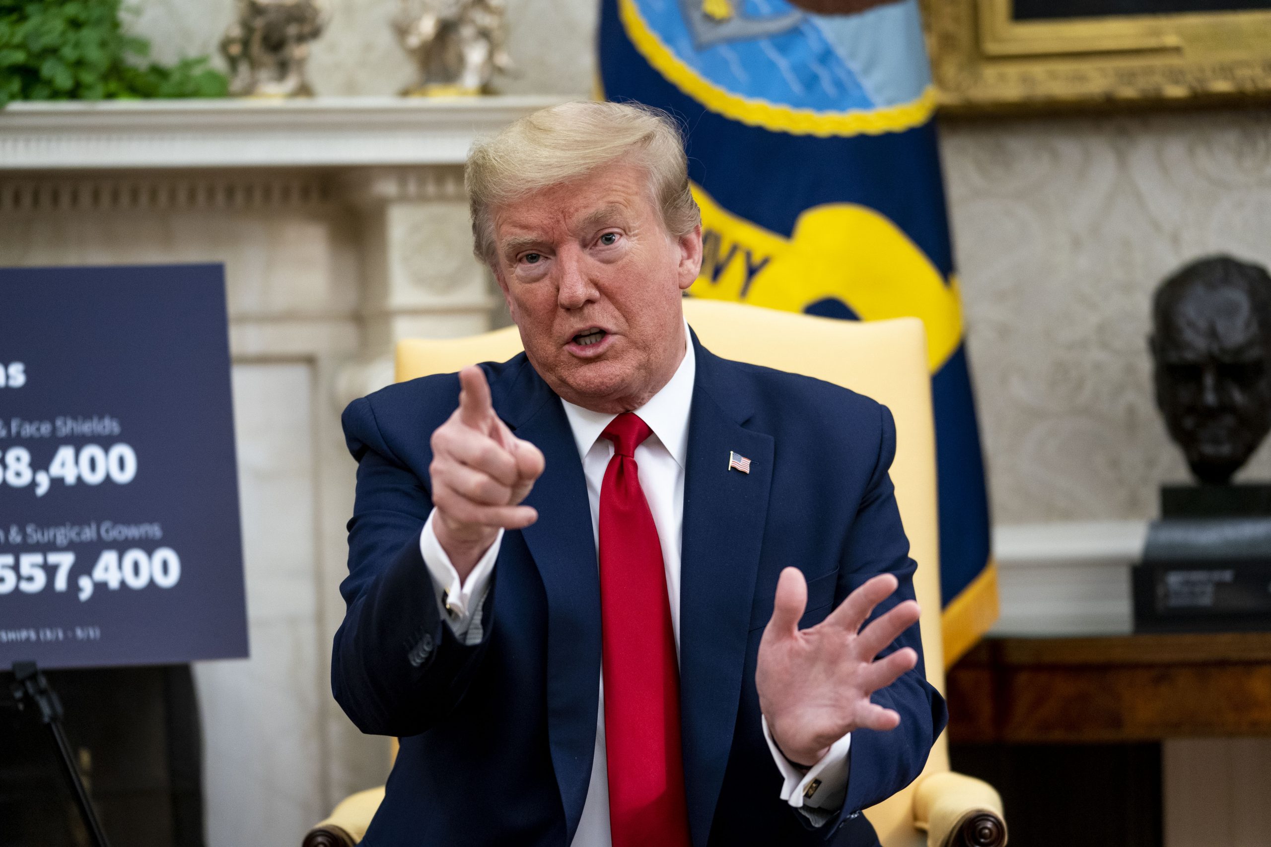 epa08408846 US President Donald J. Trump makes remarks as he meets with Texas Governor Greg Abbott (not pictured) in the Oval Office of the White House, in Washington, DC, USA, 07 May 2020.  EPA-EFE/Doug Mills / POOL