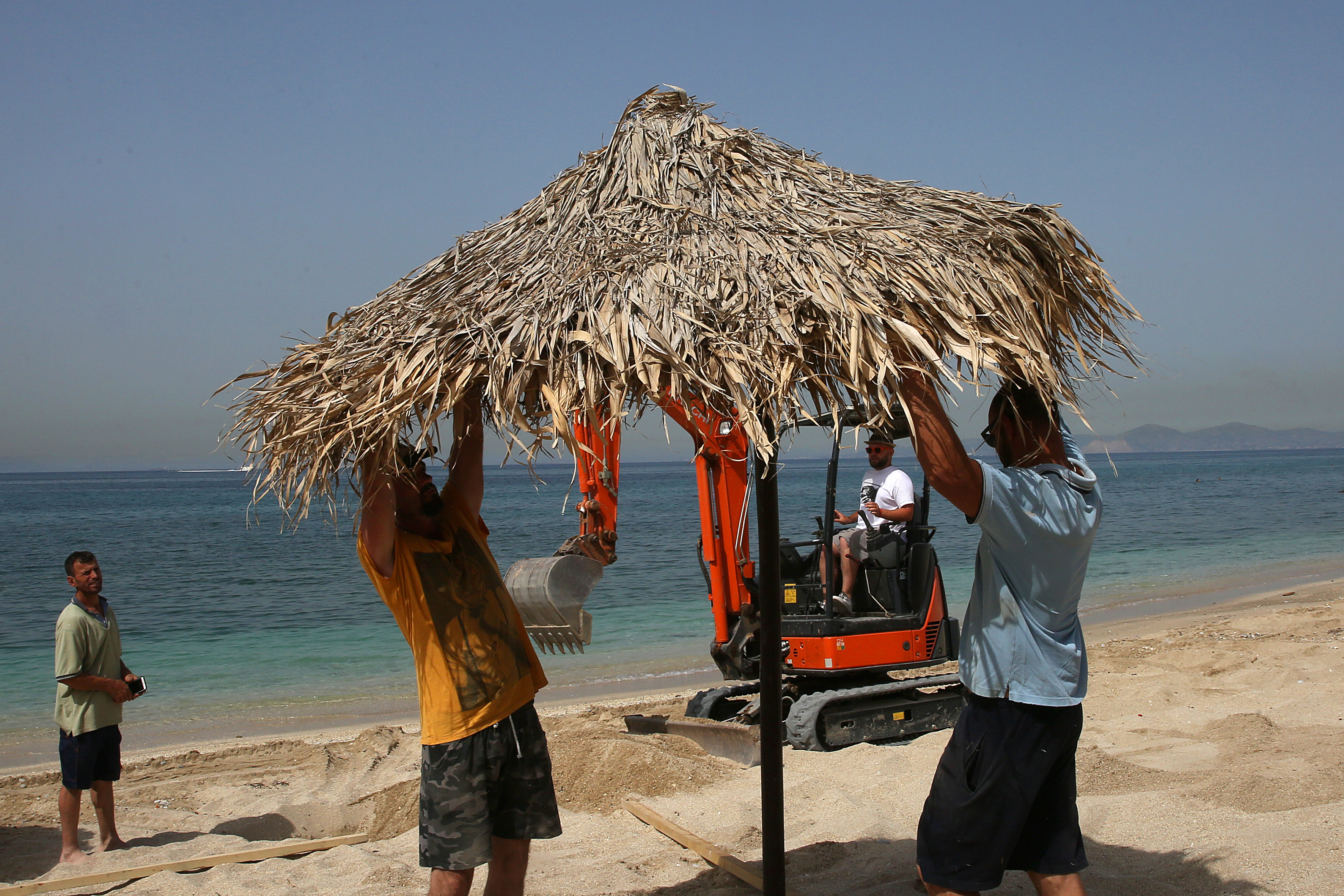 Organised beaches prepare to re-open for the public