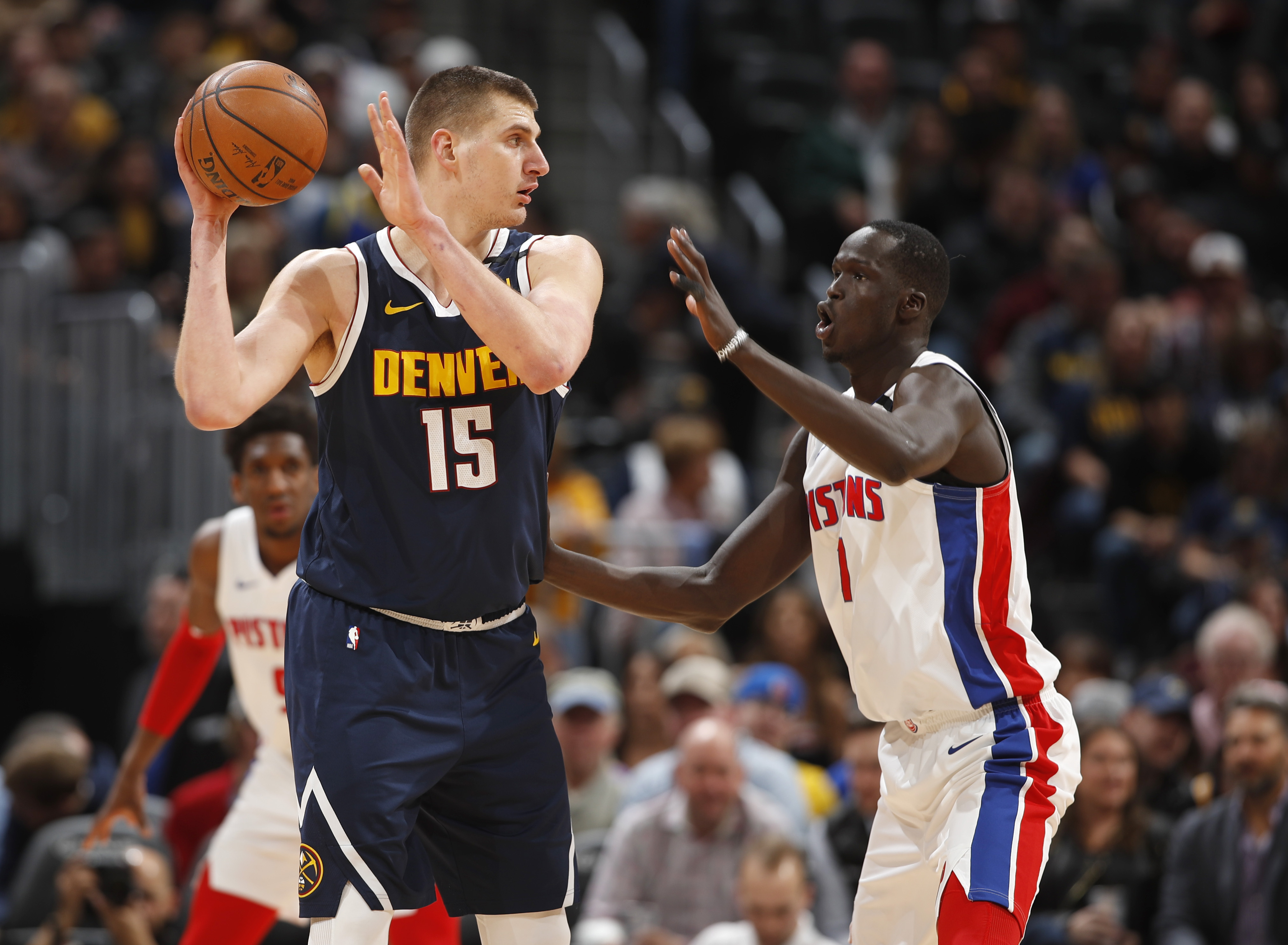 Nikola Jokić u dresu Denvera protiv Detroita