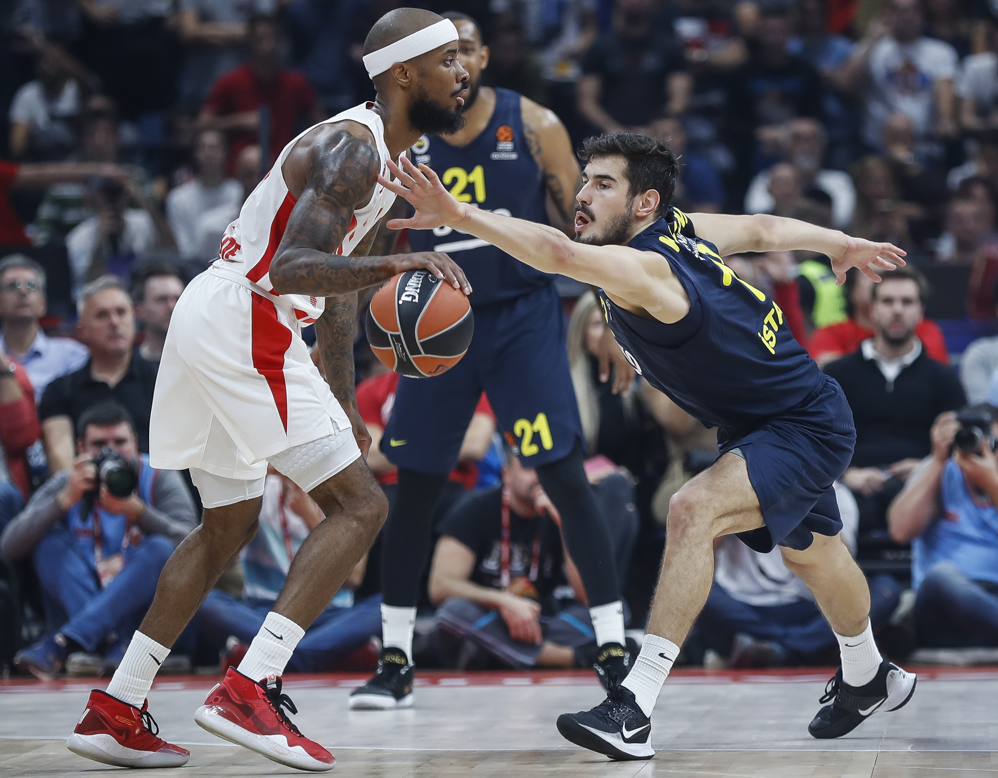 Kosarka Euroleague season 2019/2020
Crvena Zvezda v Fenerbahce Istanbul
Lorenzo Brown (L) and Nikola Kalinic
Beograd, 10.10.2019.
foto: Srdjan Stevanovic/Starsportphoto ©
