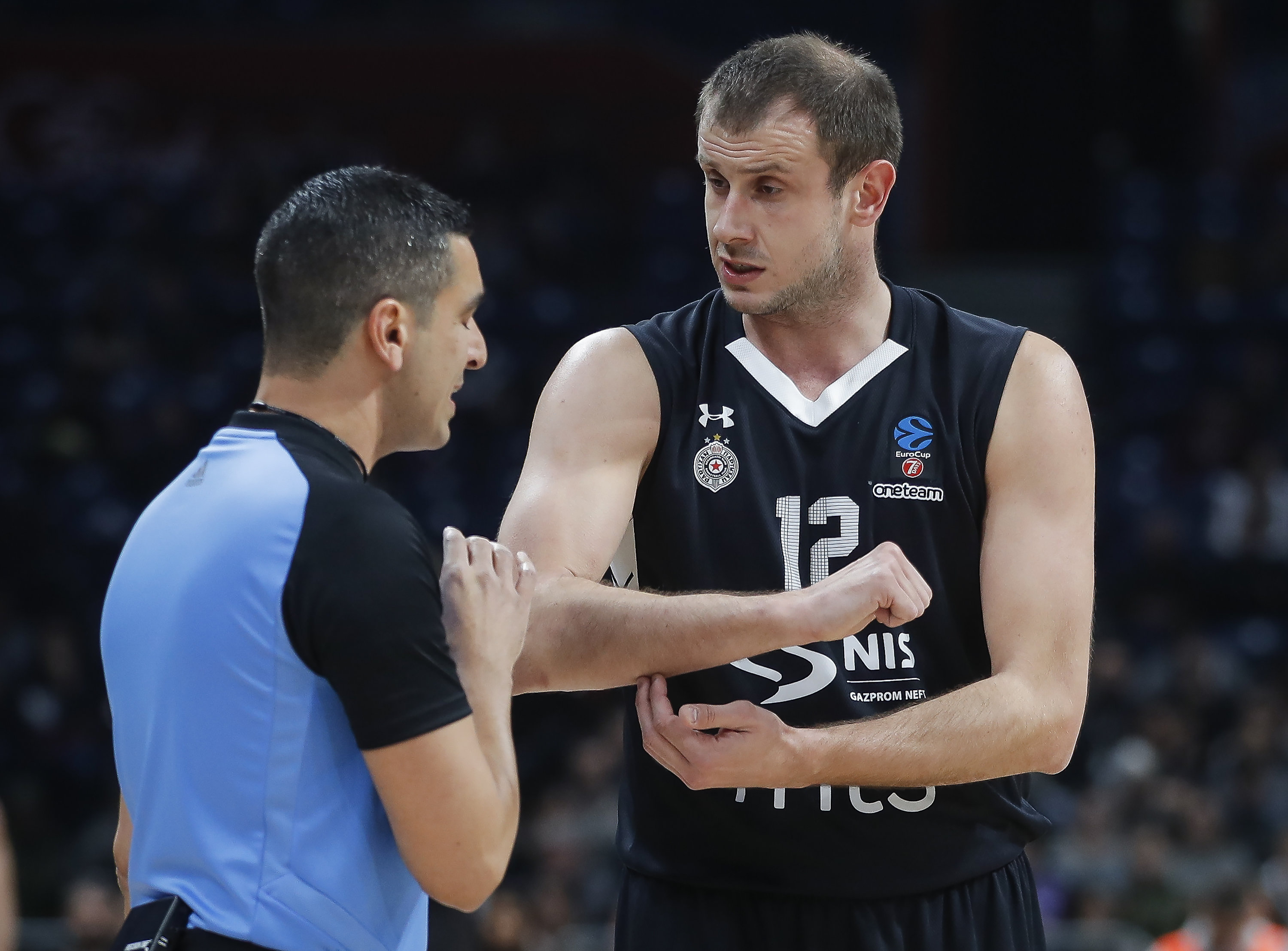Kosarka EuroCup Top 16 season 2019/2020
Partizan v Trento
Novica Velickovic (R) speks to referee sudija
Beograd, 04.03..2020.
foto: Srdjan Stevanovic/Starsportphoto ©