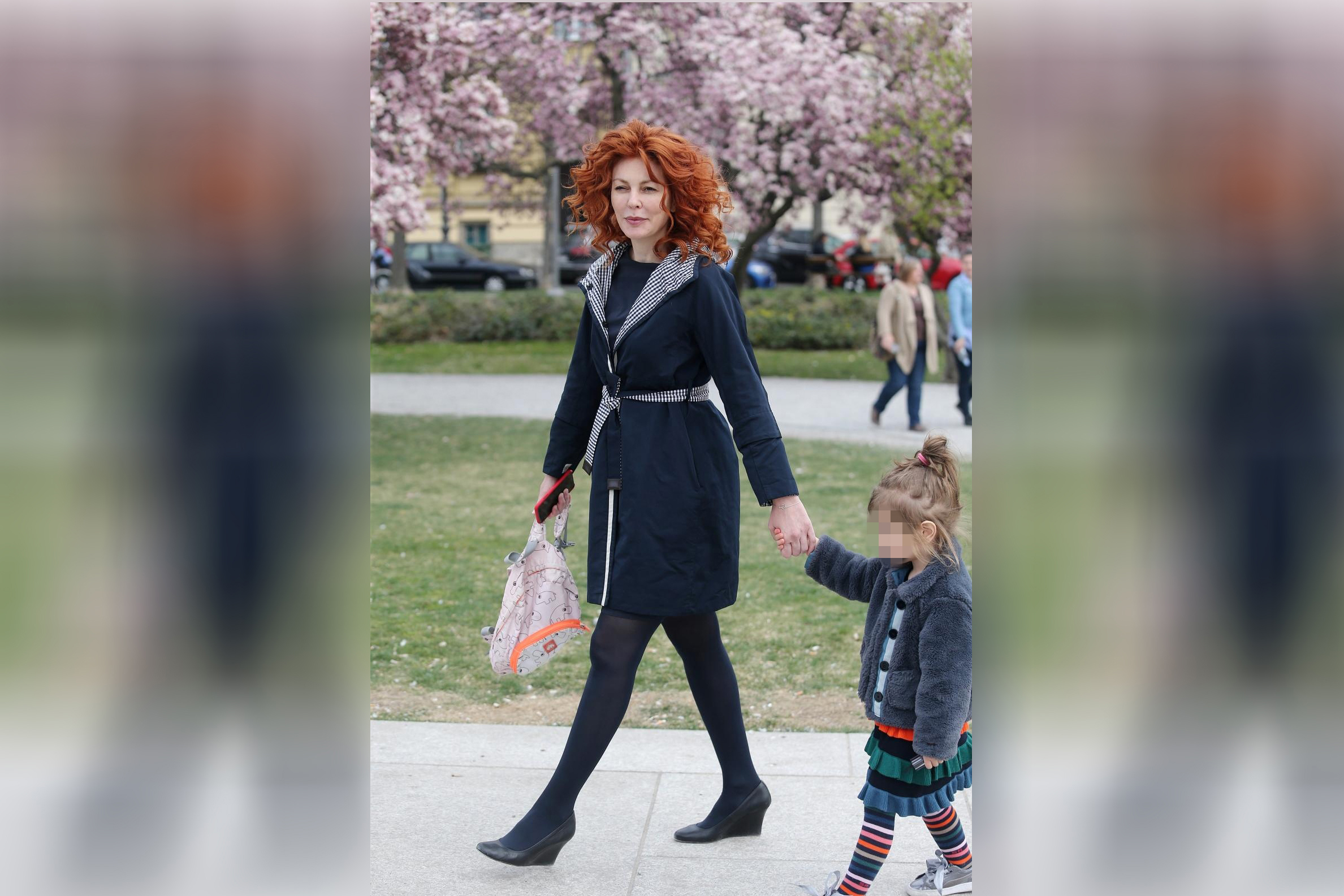 Zagreb: Ana Karamarko u šetnji sa kćerkicom Katarinom