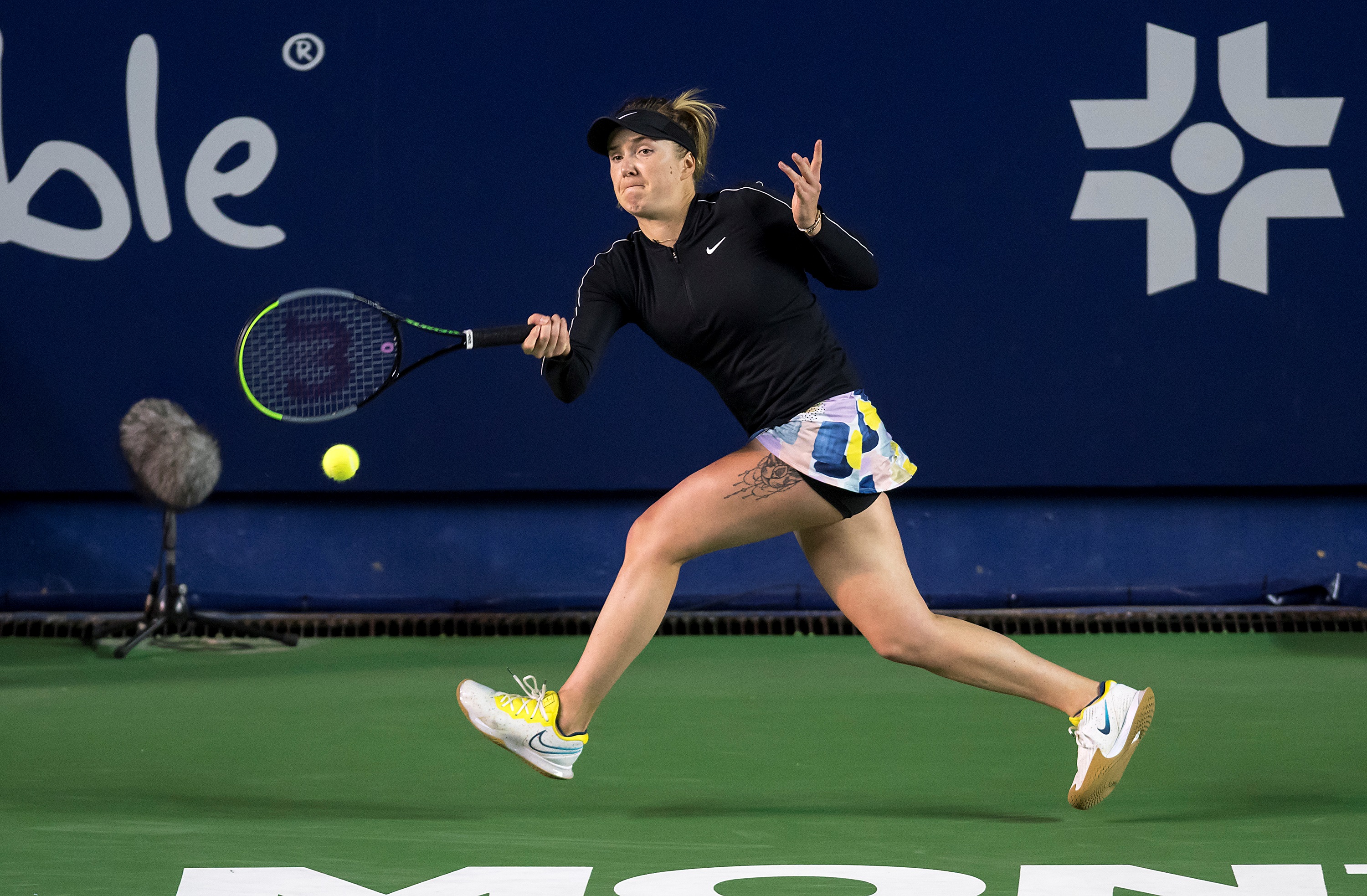 epa08275817 Elina Svitolina of Ukraine in action against Leylah Fernandez of Canada during a game of the Monterrey Open in Monterrey, Mexico, 06 March 2020.  EPA-EFE/MIGUEL SIERRA