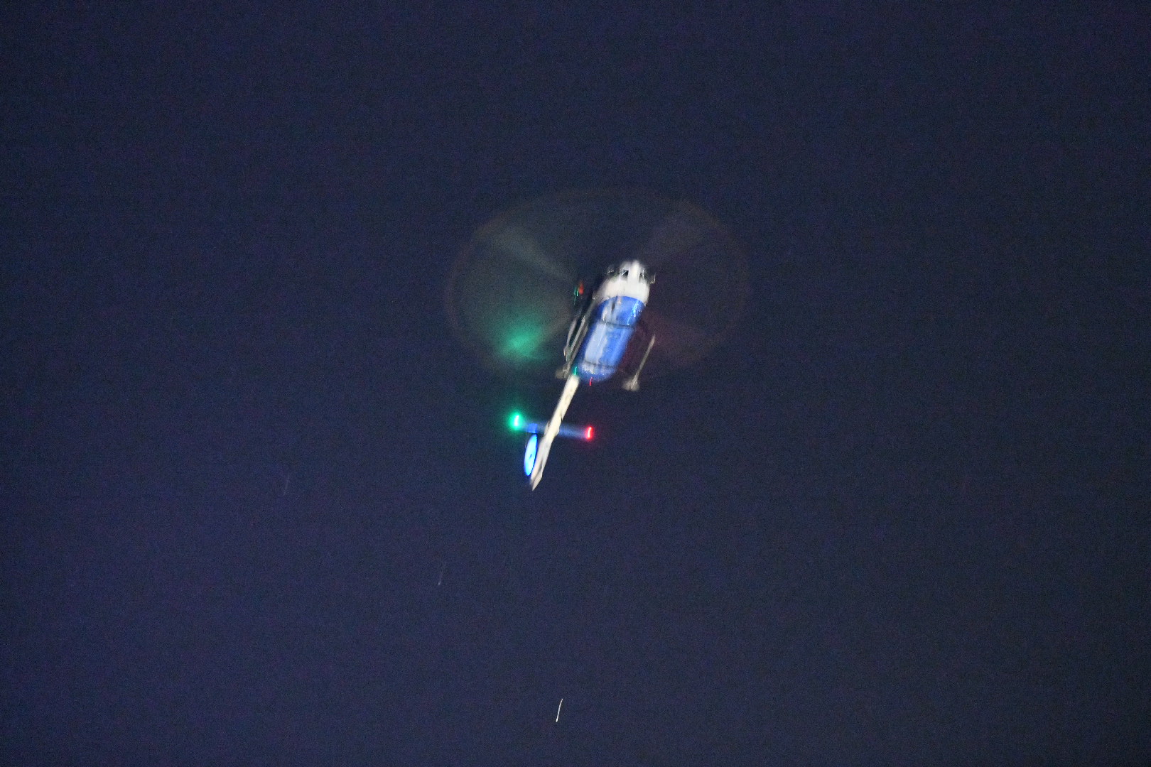 Beograd 20.03.2020.  Helikopter Policijska čas, treći dan, dan tri, dan 3, bežači, vanredno stanje, koronavirus Foto: Vladisal Mitić/Nova.rs